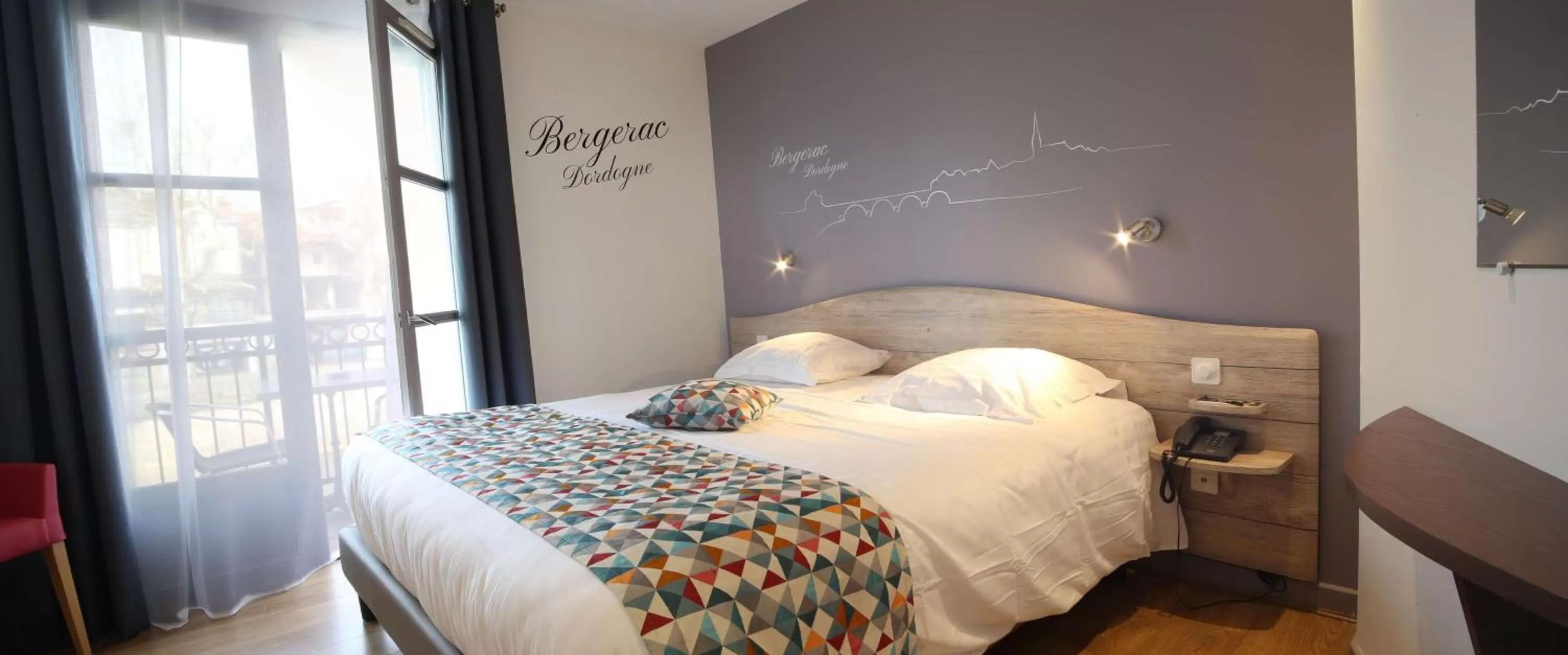 River view, Bed in Best Western Le Pont d'Or