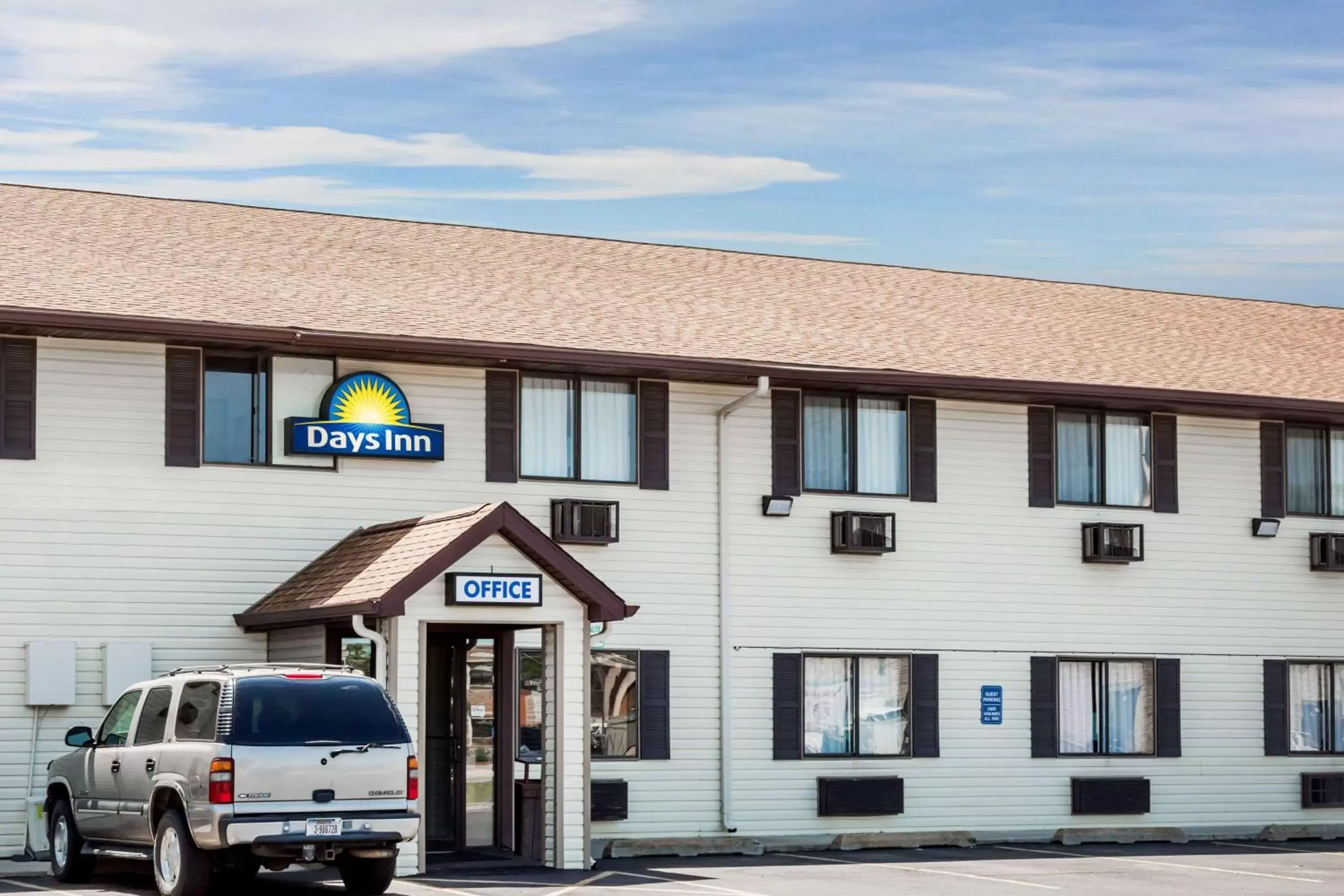 Property Building in Days Inn by Wyndham Ankeny - Des Moines