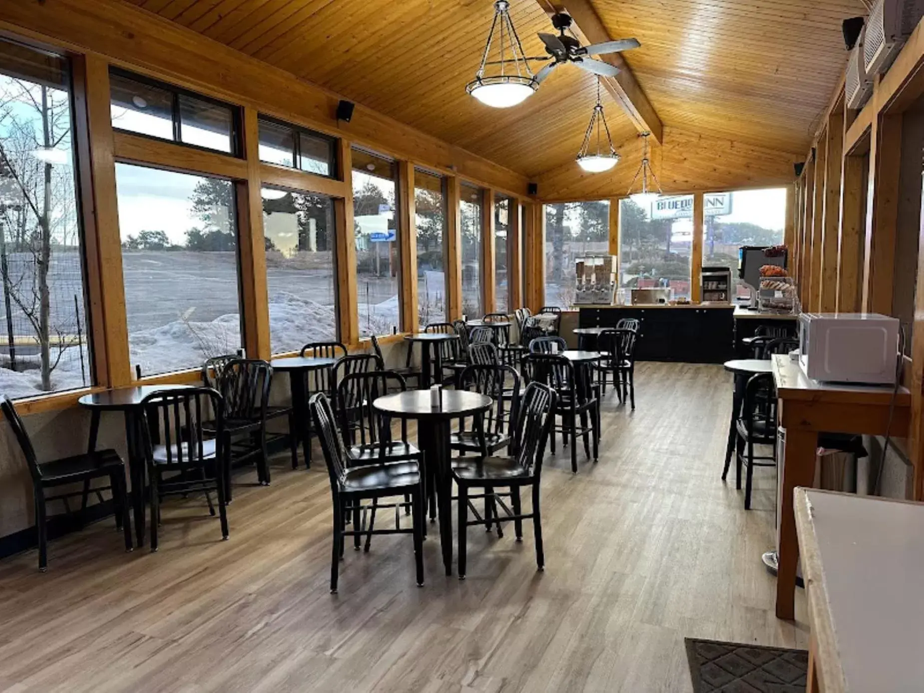 Breakfast in Blue Door Inn Breakfast in Blue Door Inn