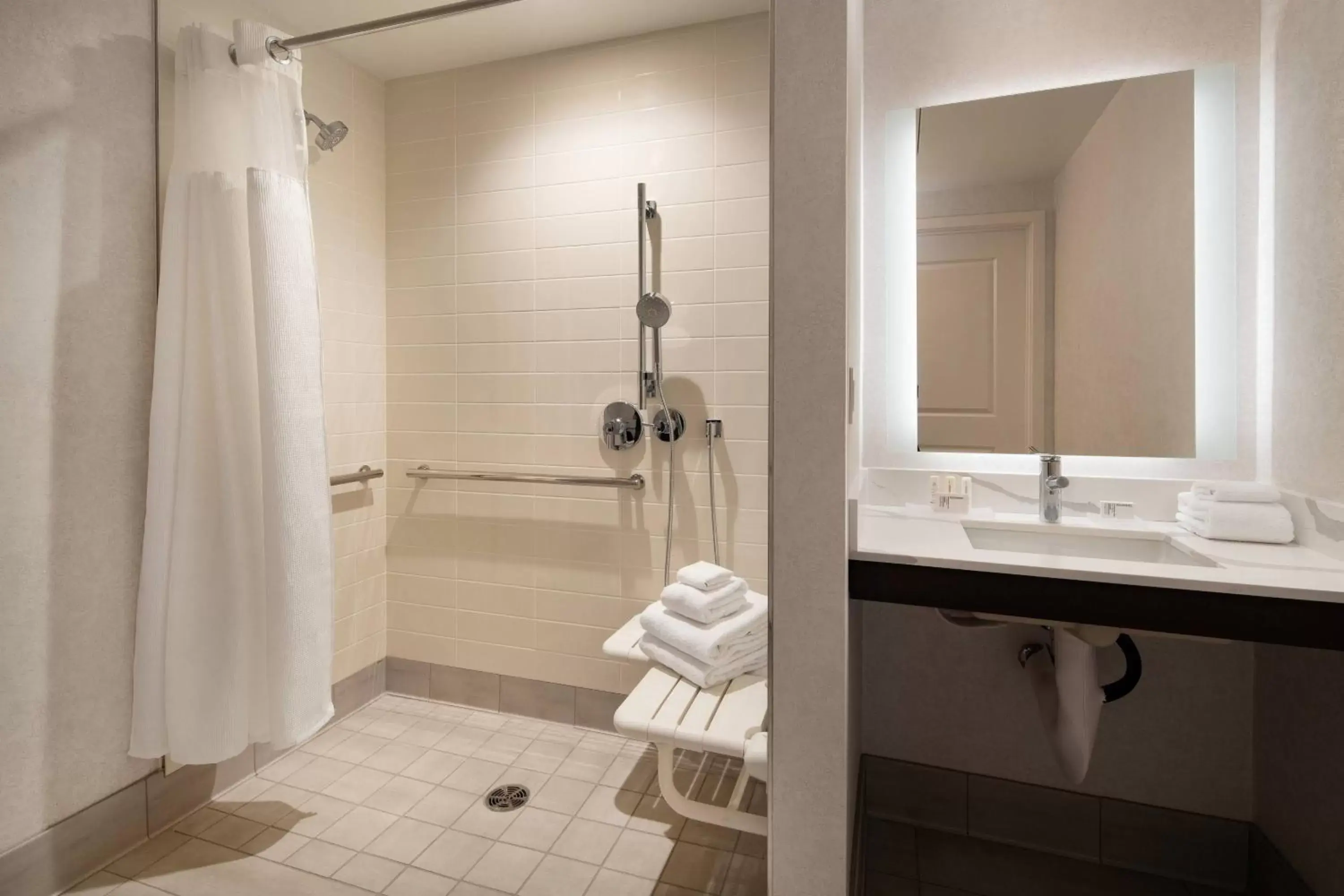 Bathroom in Residence Inn Los Angeles Glendale