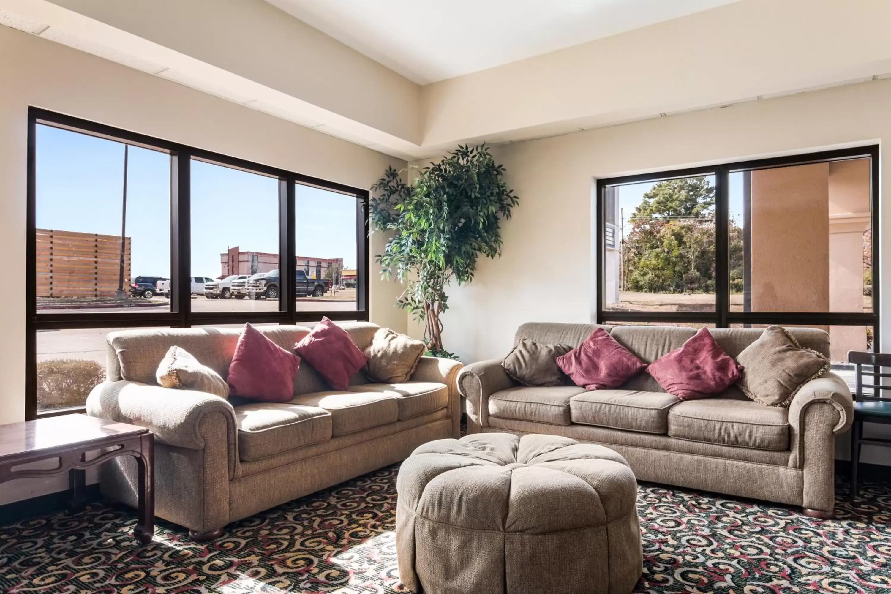 Lobby or reception, Seating Area in Red Roof Inn Texarkana