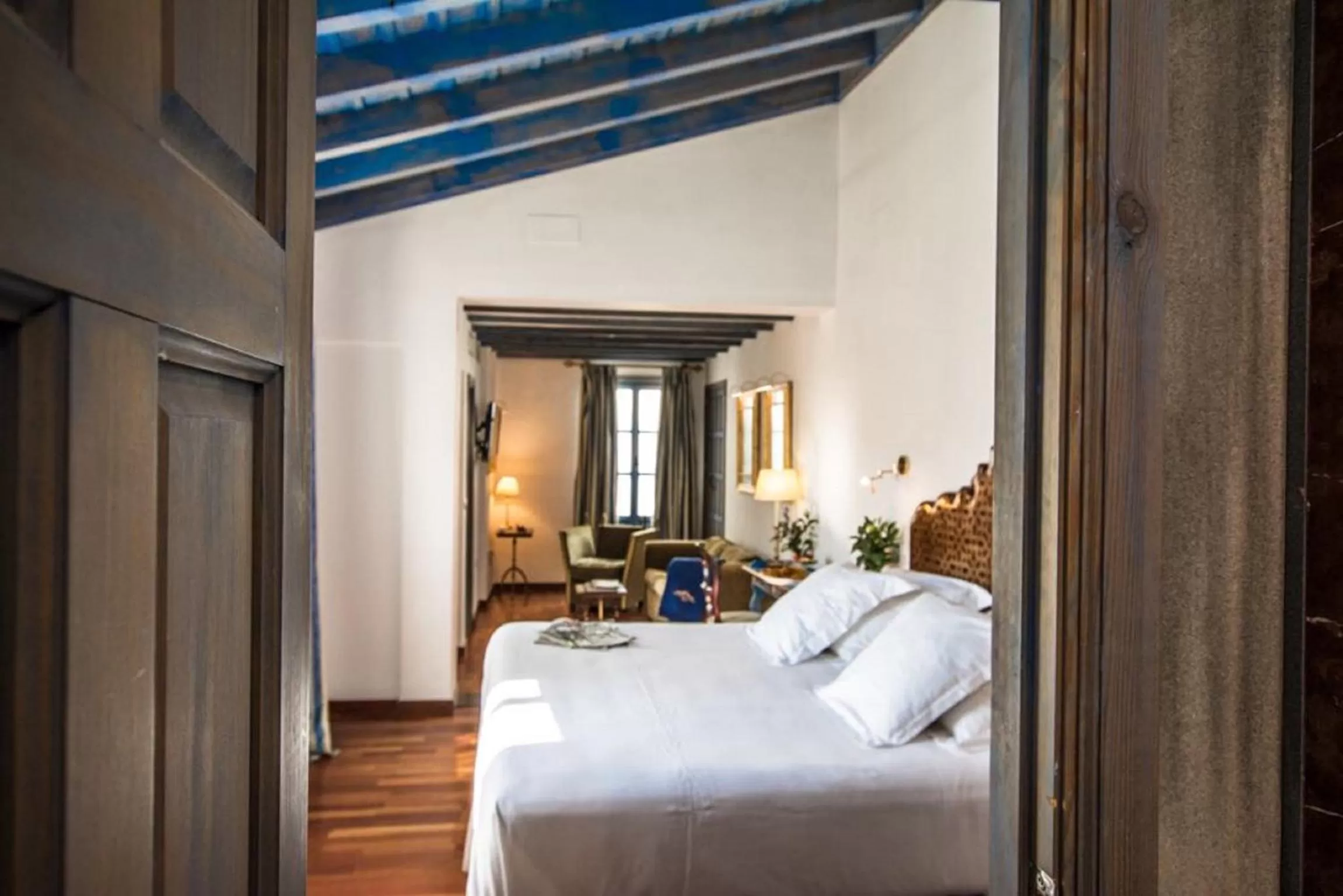 Photo of the whole room, Bed in Las Casas de la Judería de Córdoba