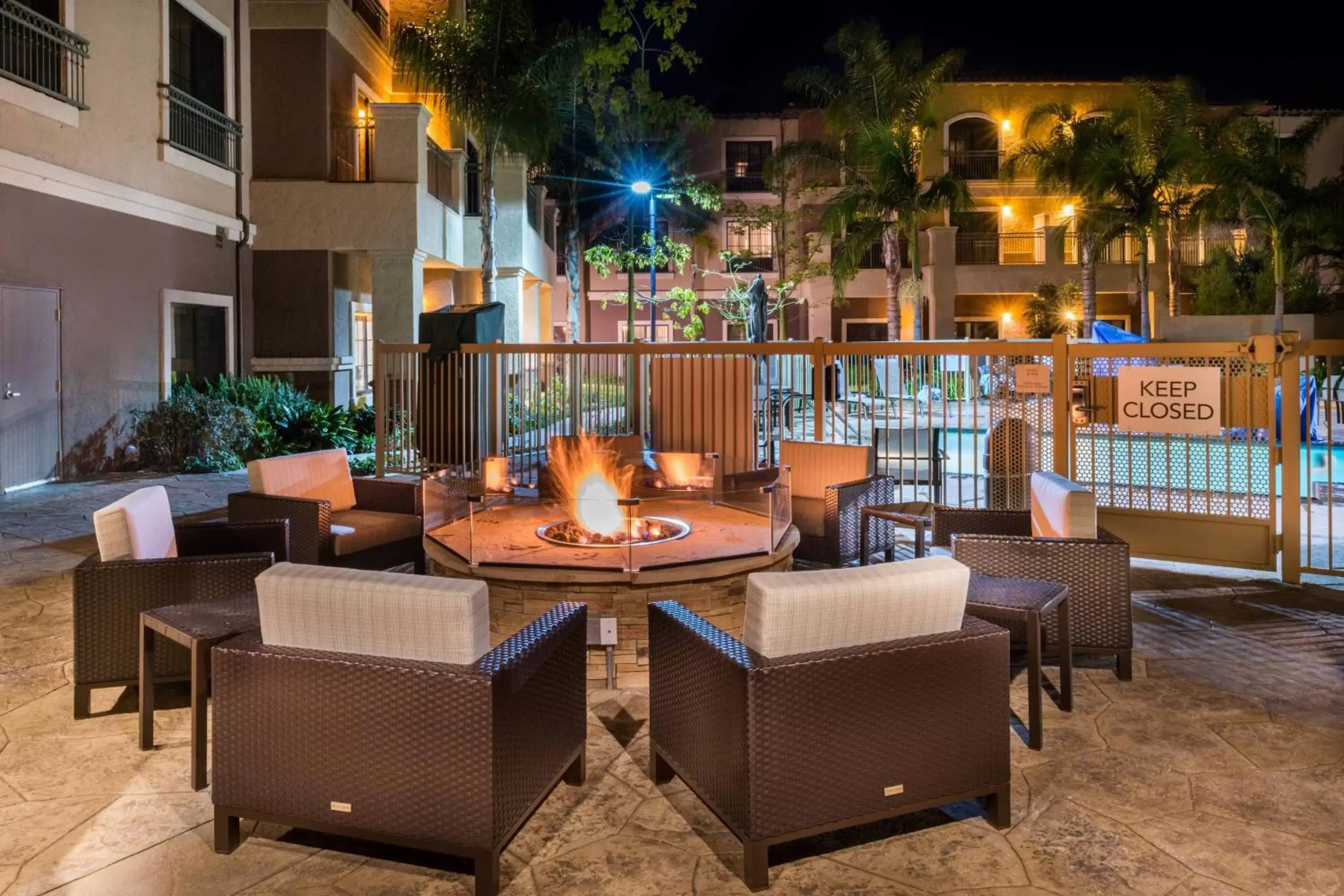 Property building, Restaurant/Places to Eat in Courtyard by Marriott San Luis Obispo