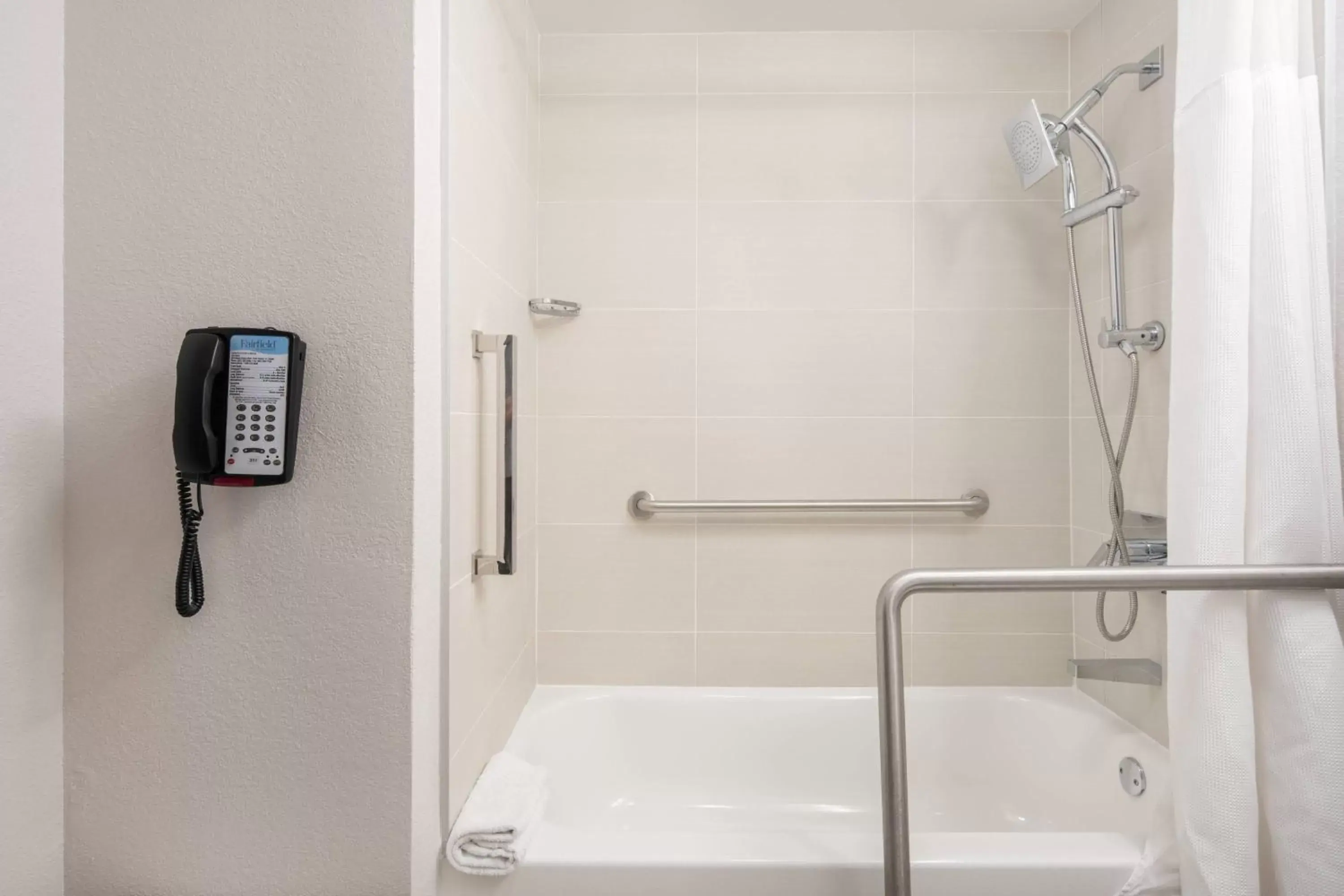 Bathroom in Fairfield Inn and Suites by Marriott Palm Beach