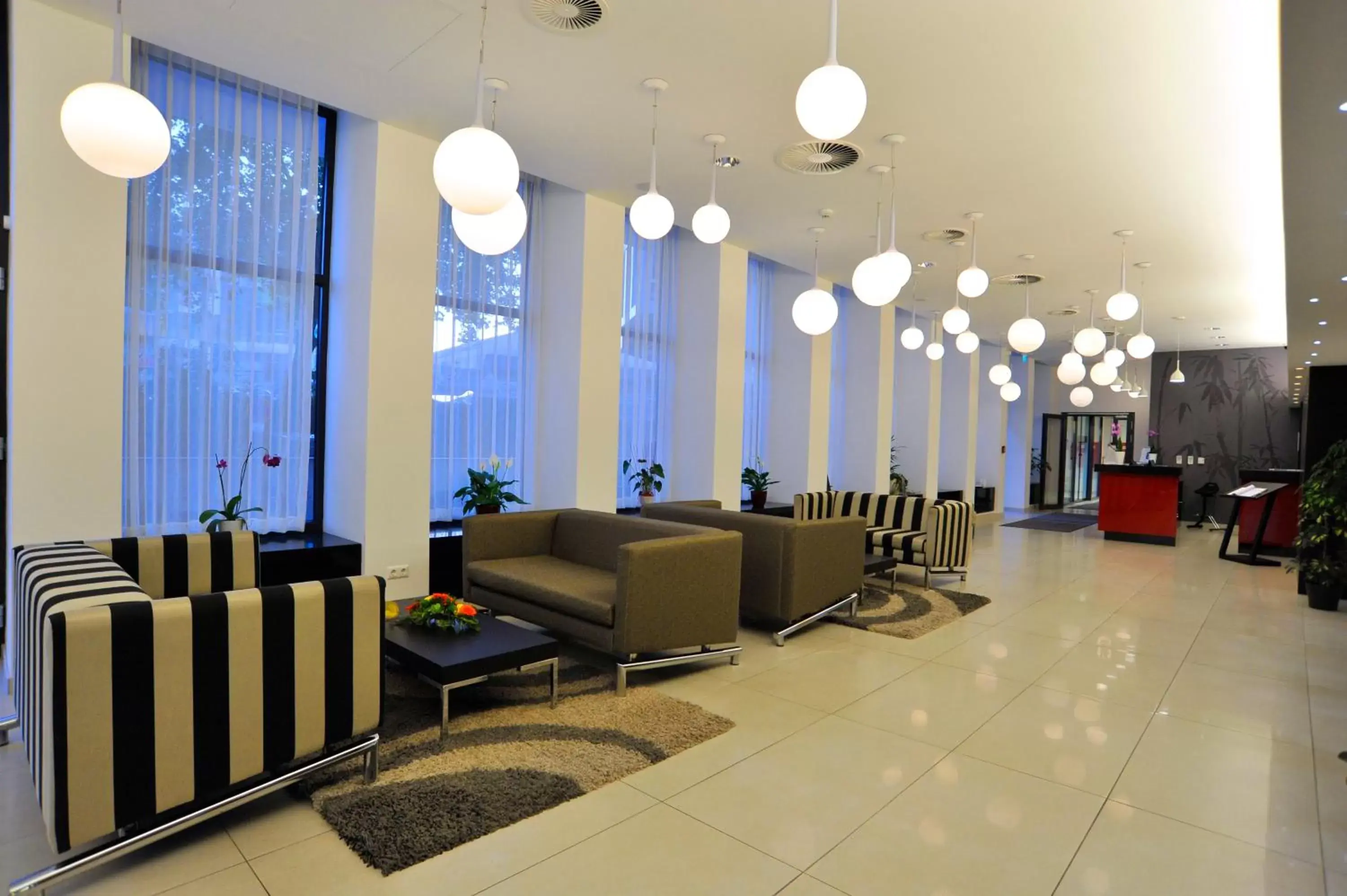 Lobby or reception, Lobby/Reception in Golden Tulip Kassel Hotel Reiss