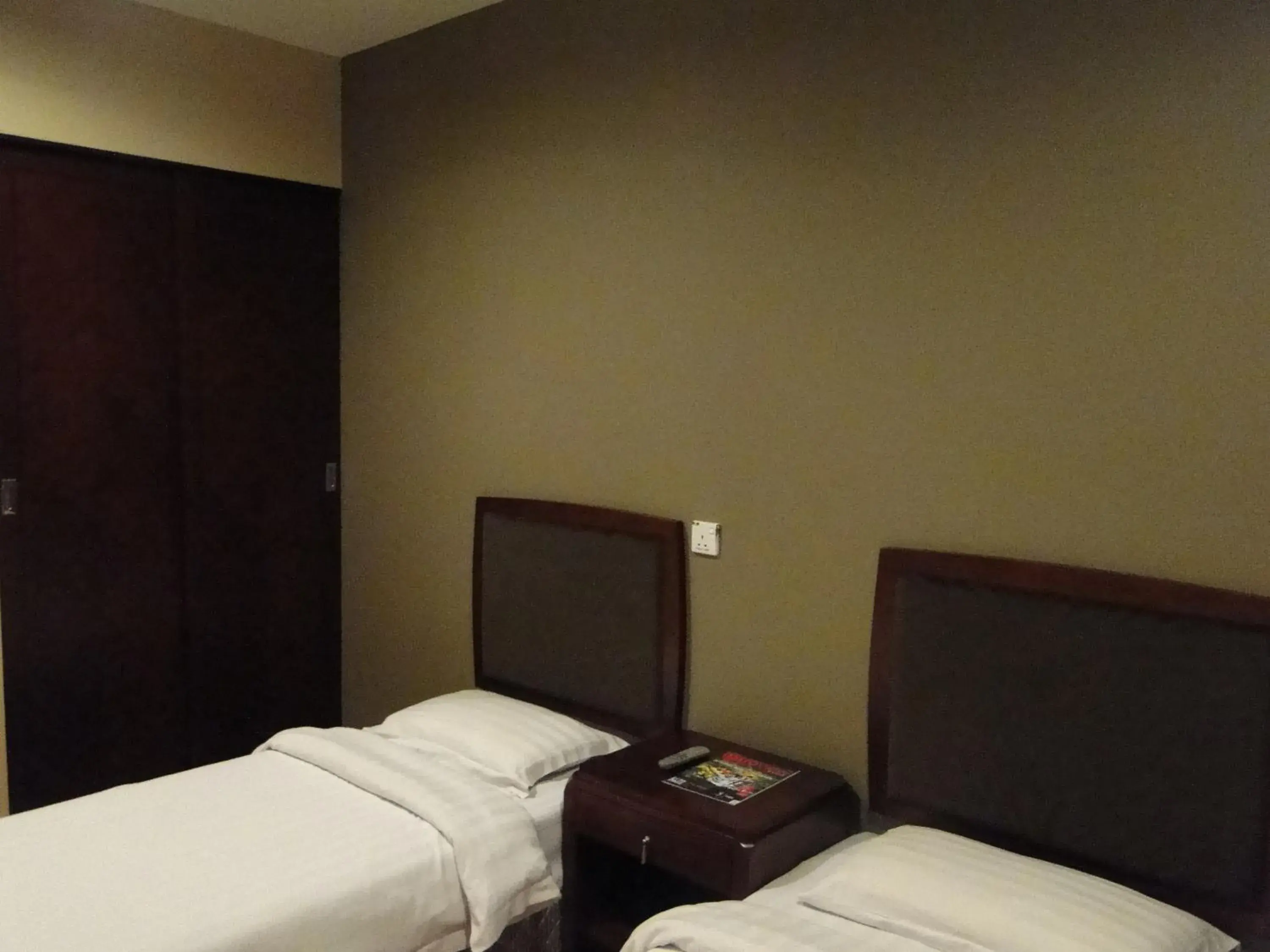 Photo of the whole room in Hotel Sadong 88