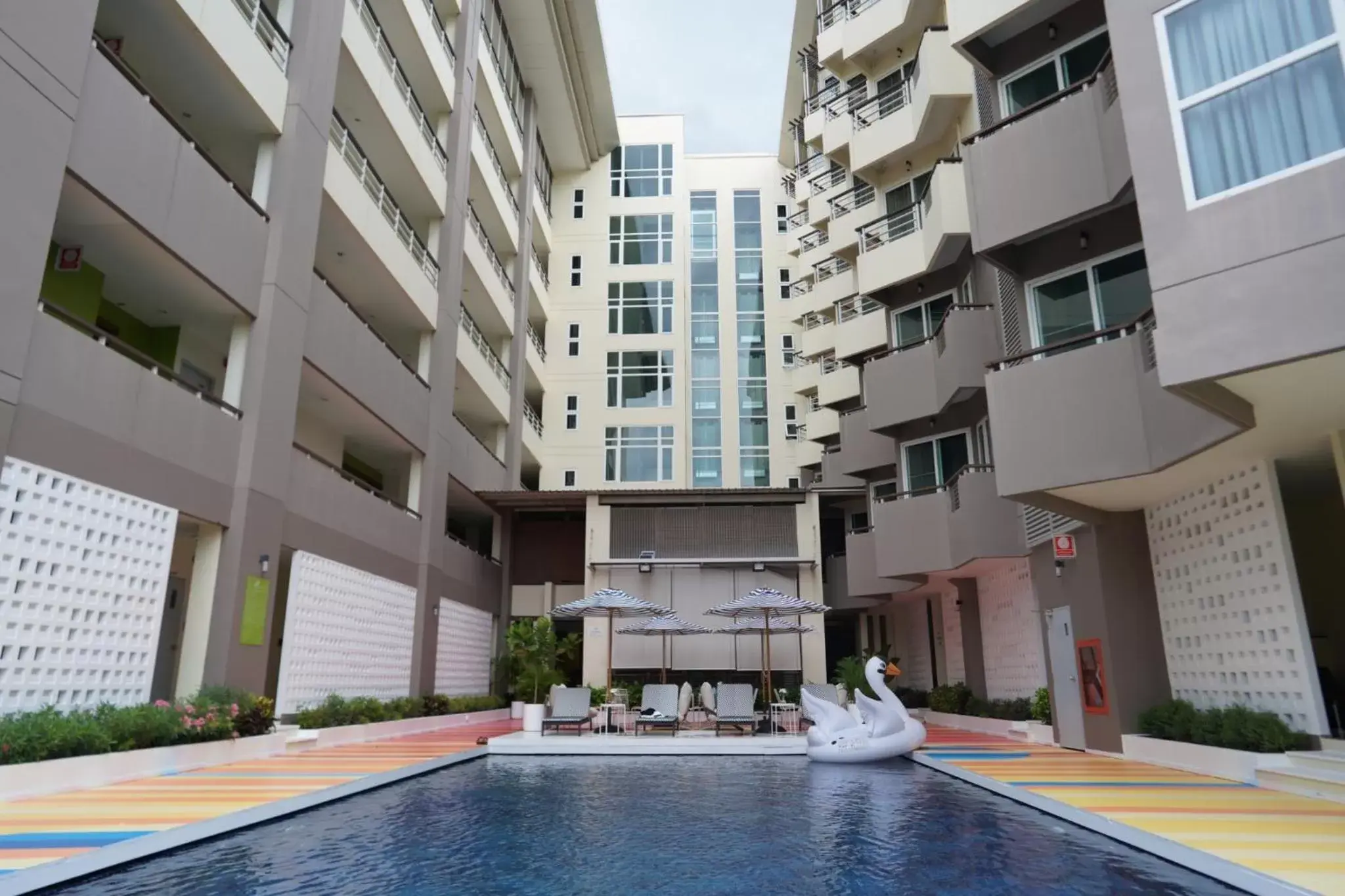 Swimming Pool in Sala at Hua Hin Serviced Apartment & Hotel