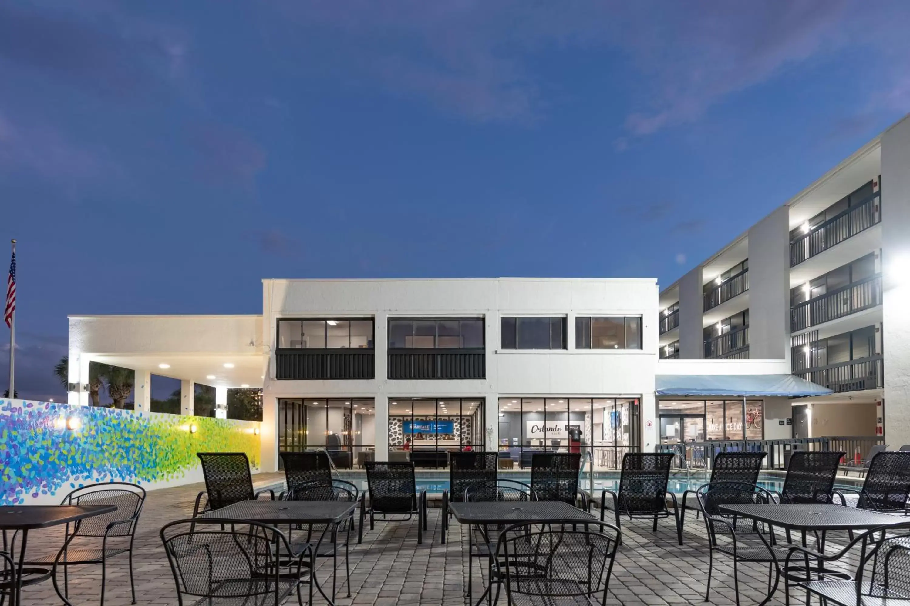 Property building, Swimming Pool in Hotel Monreale Express International Drive Orlando