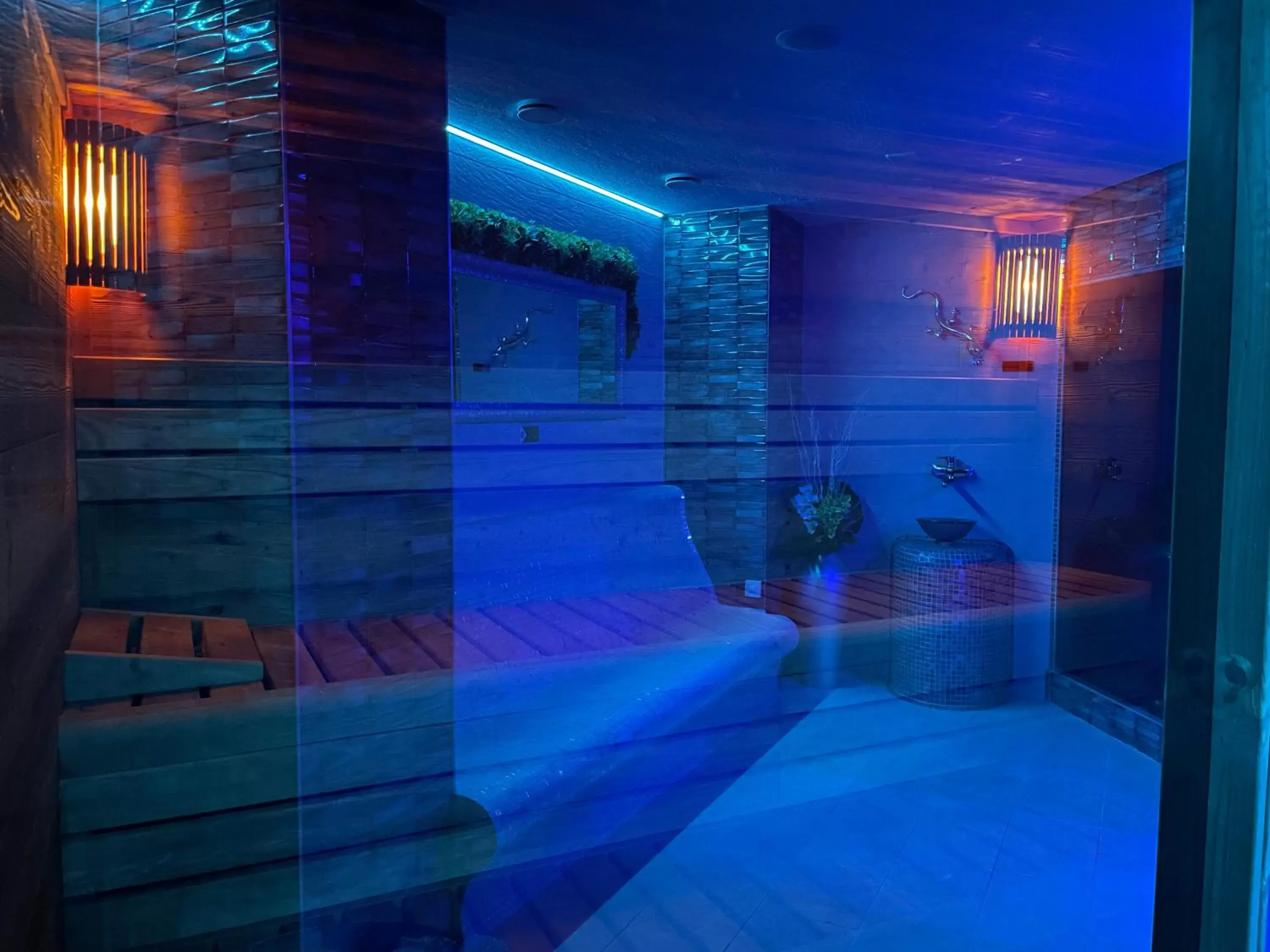 Spa and wellness centre/facilities, Bathroom in Smart Hotel Budapest