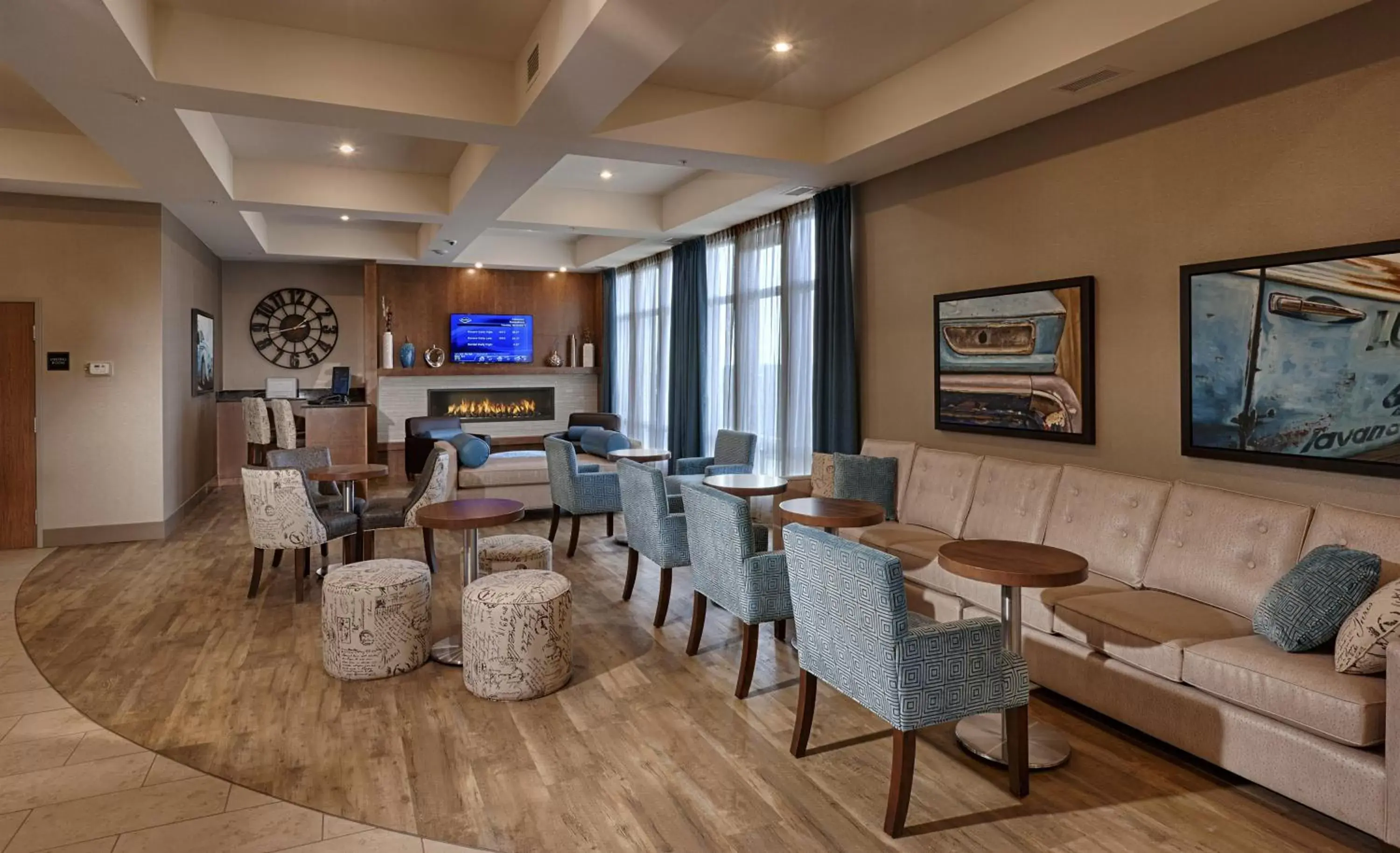 Lounge or bar in Canalta Selkirk