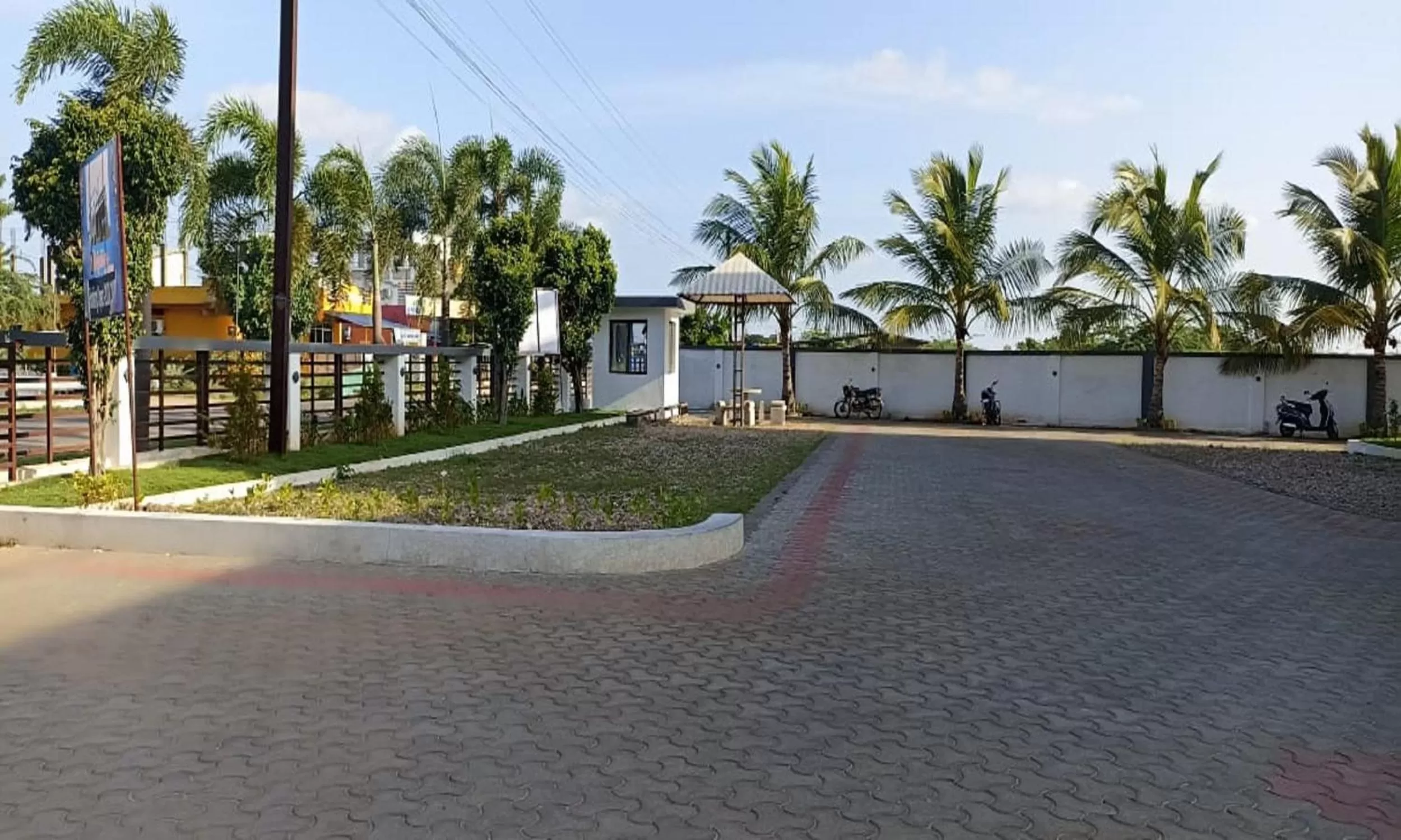 Parking in Daffodil Inn