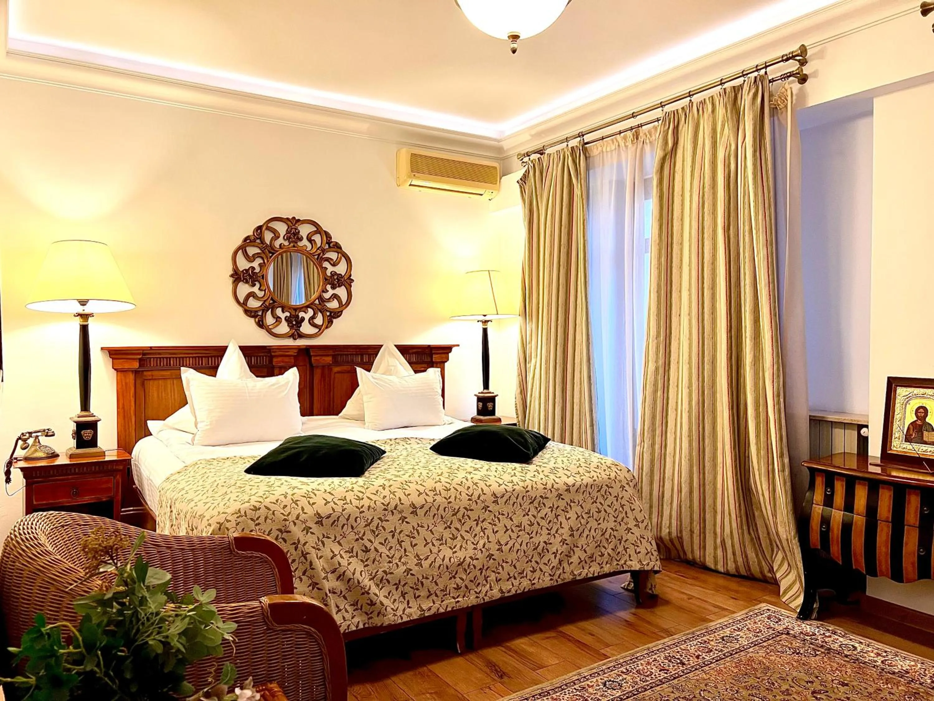 Bed in Arc de Triomphe by Residence Hotels
