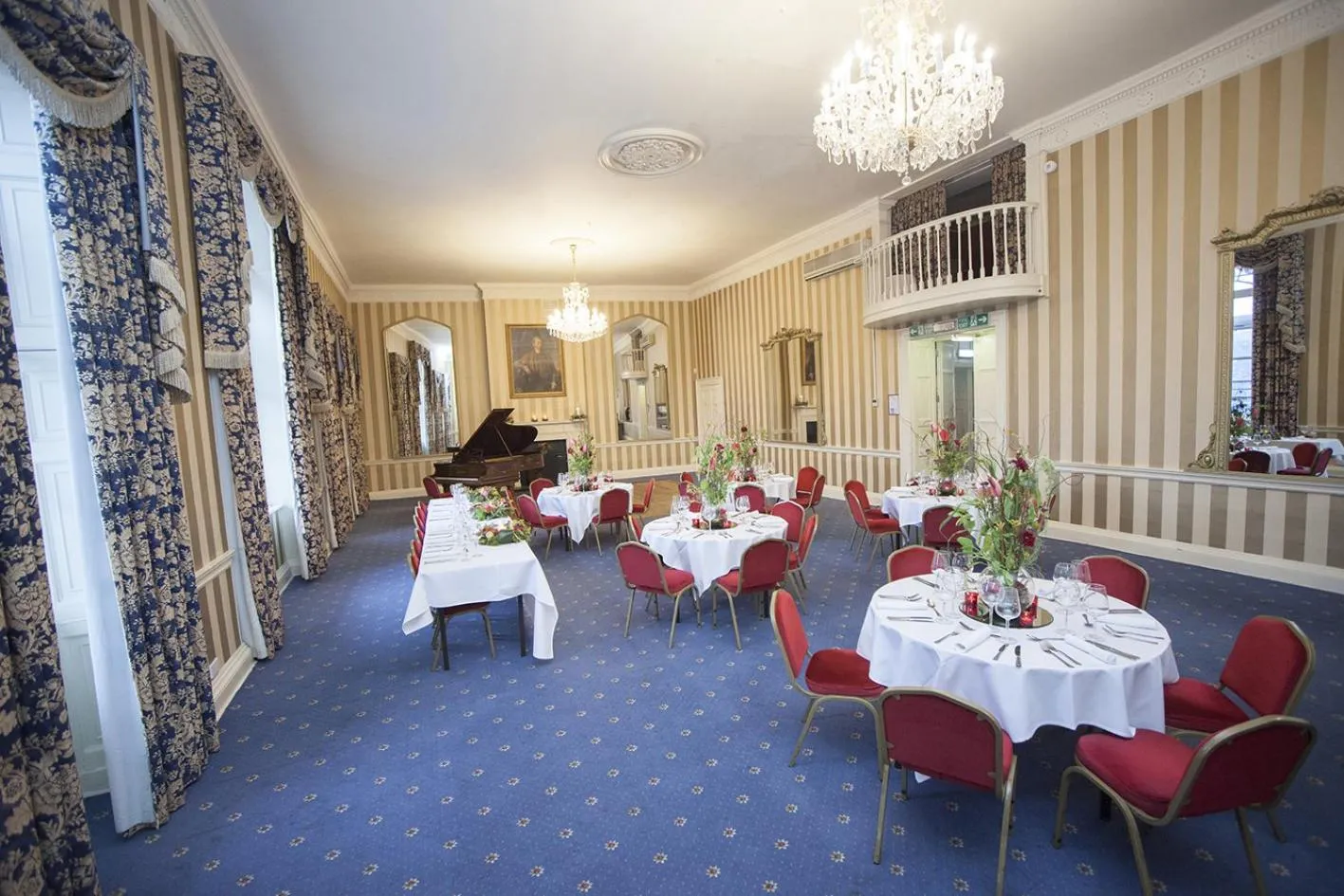 Restaurant/places to eat in Norfolk Arms Hotel