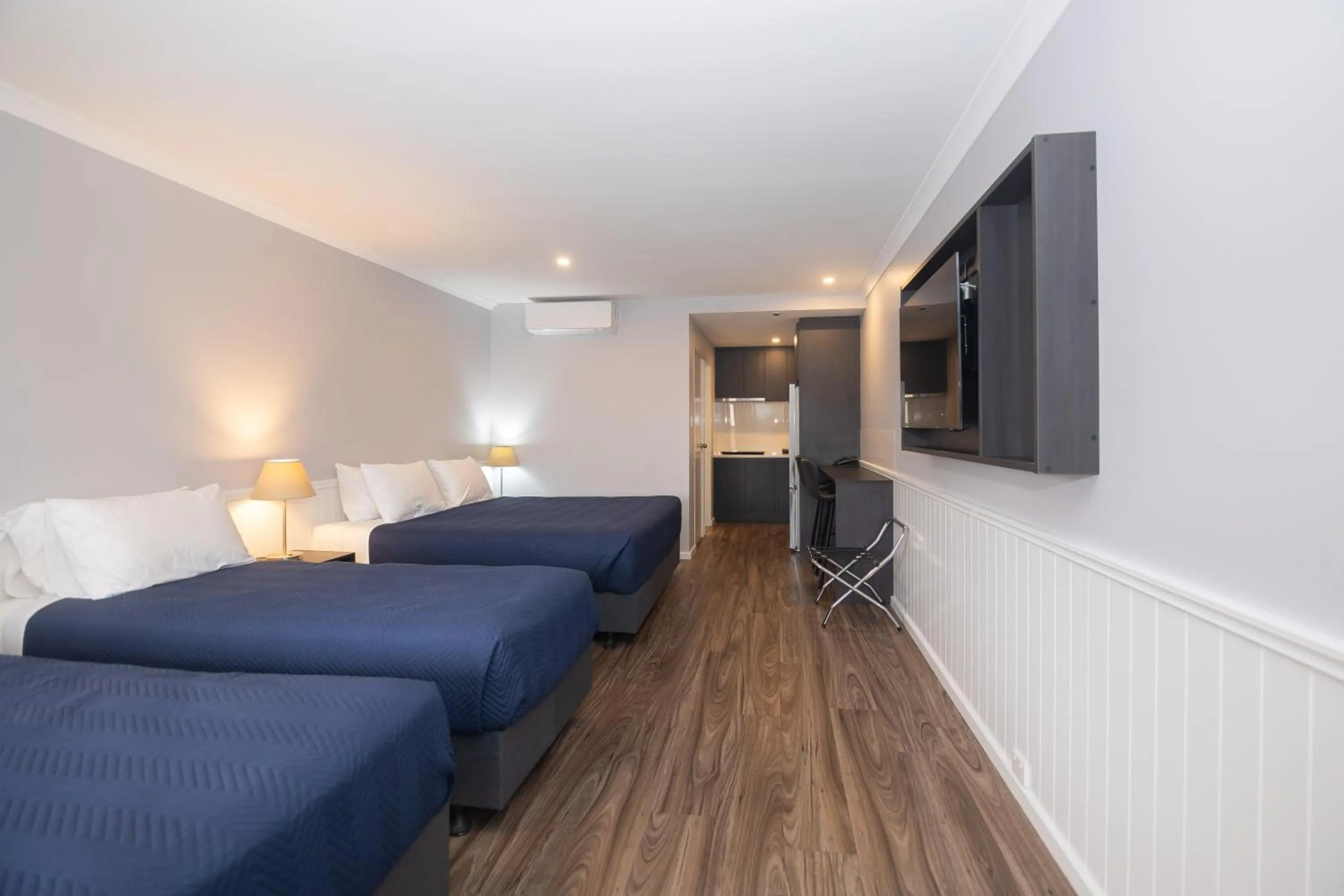 Bedroom, Bed in Dog Rock Motel