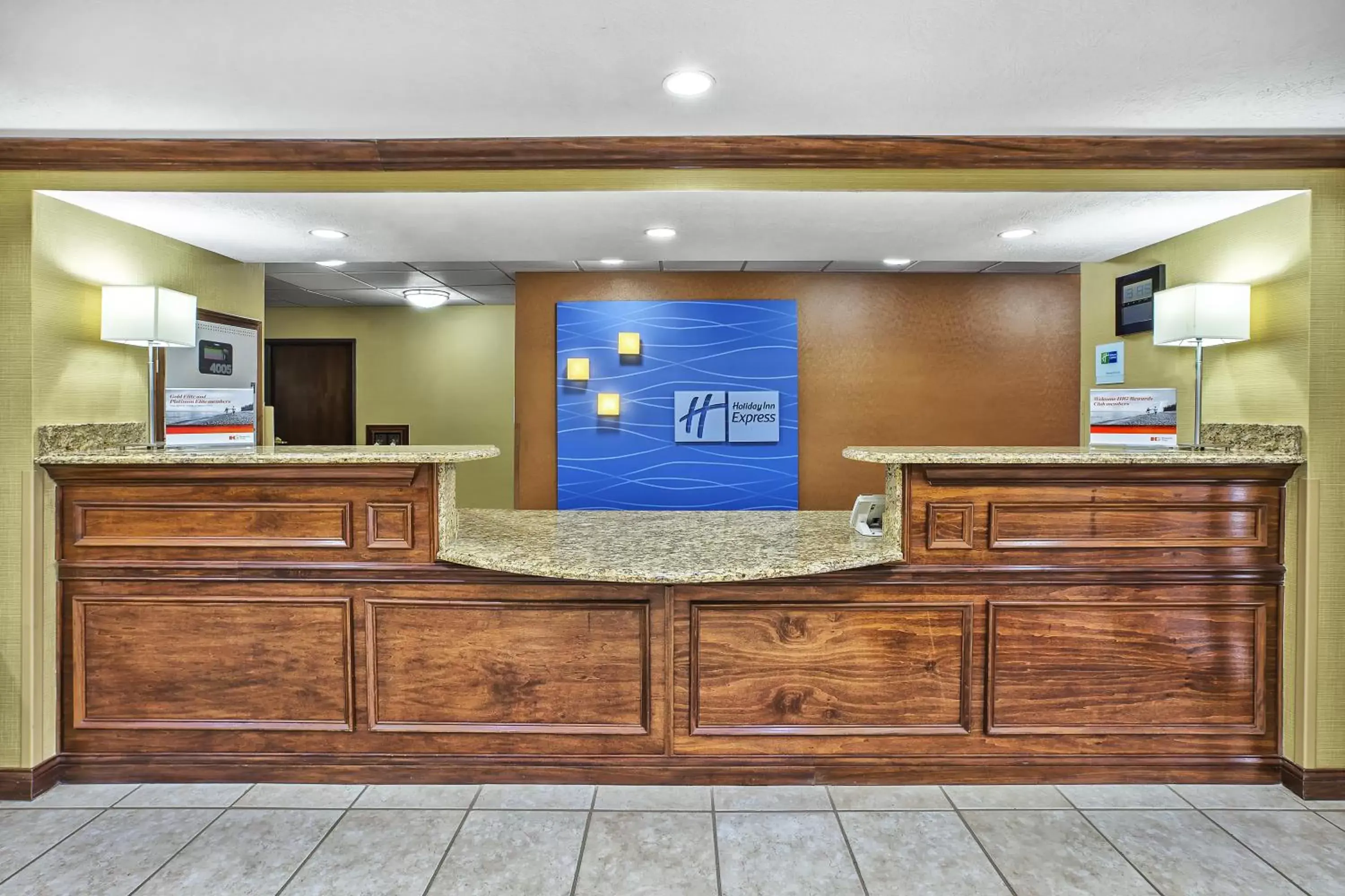 Property building, Lobby/Reception in Holiday Inn Express Hotel and Suites Marysville, an IHG Hotel