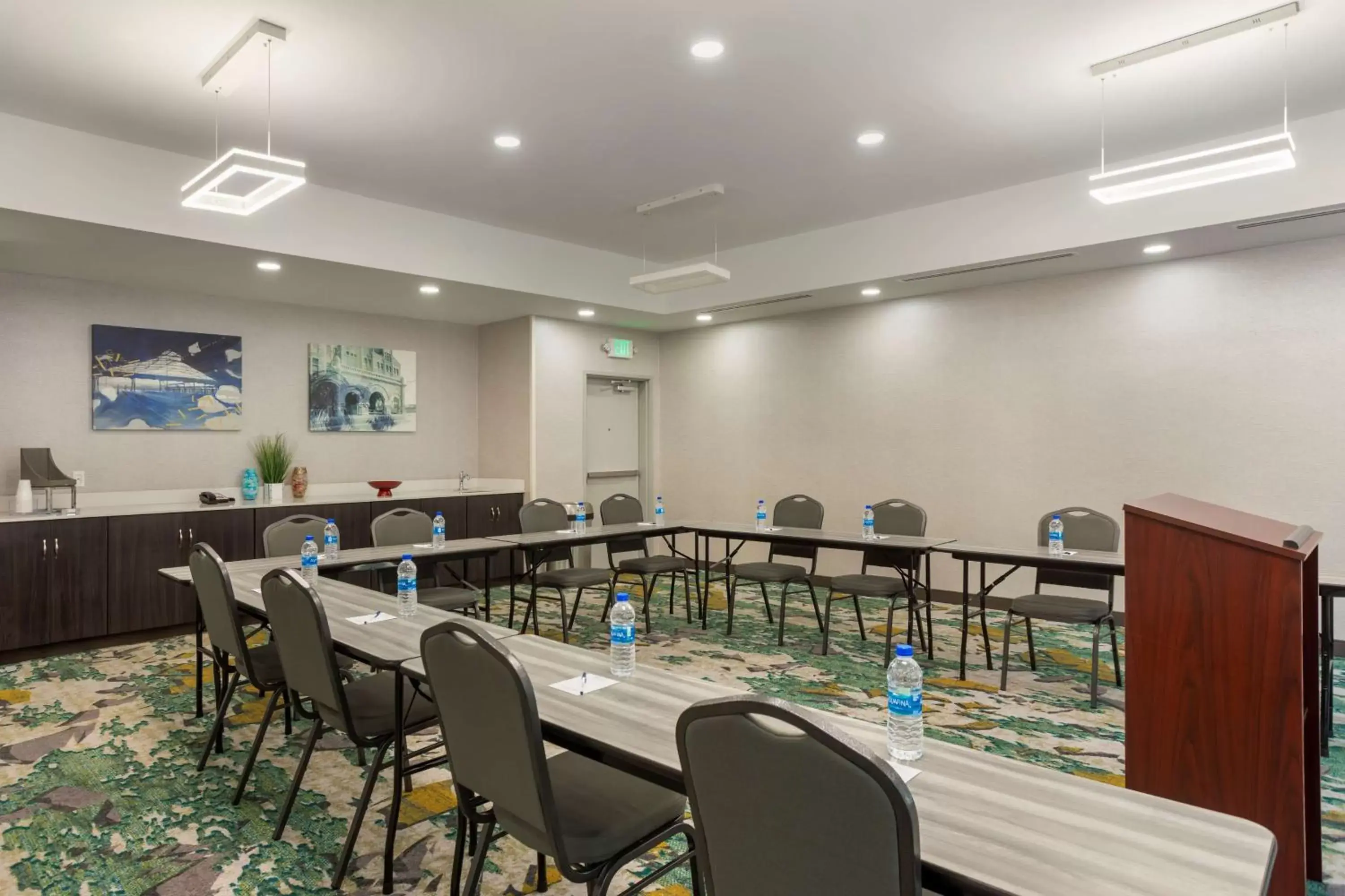 Meeting/conference room in Best Western Plus Executive Residency Antioch Inn