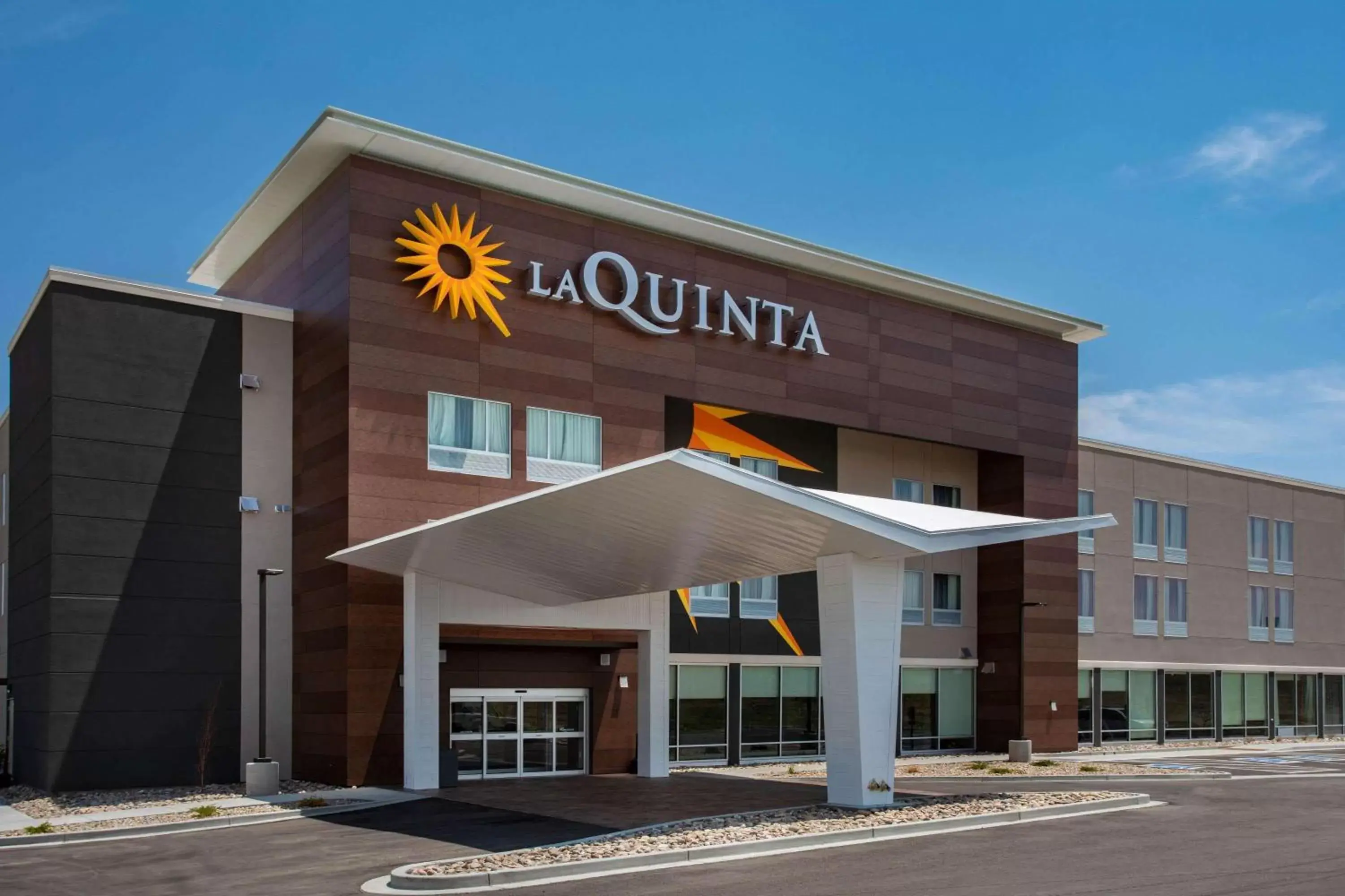 Property building in La Quinta Inn & Suites Limon by Wyndham Property building in La Quinta Inn & Suites Limon by Wyndham