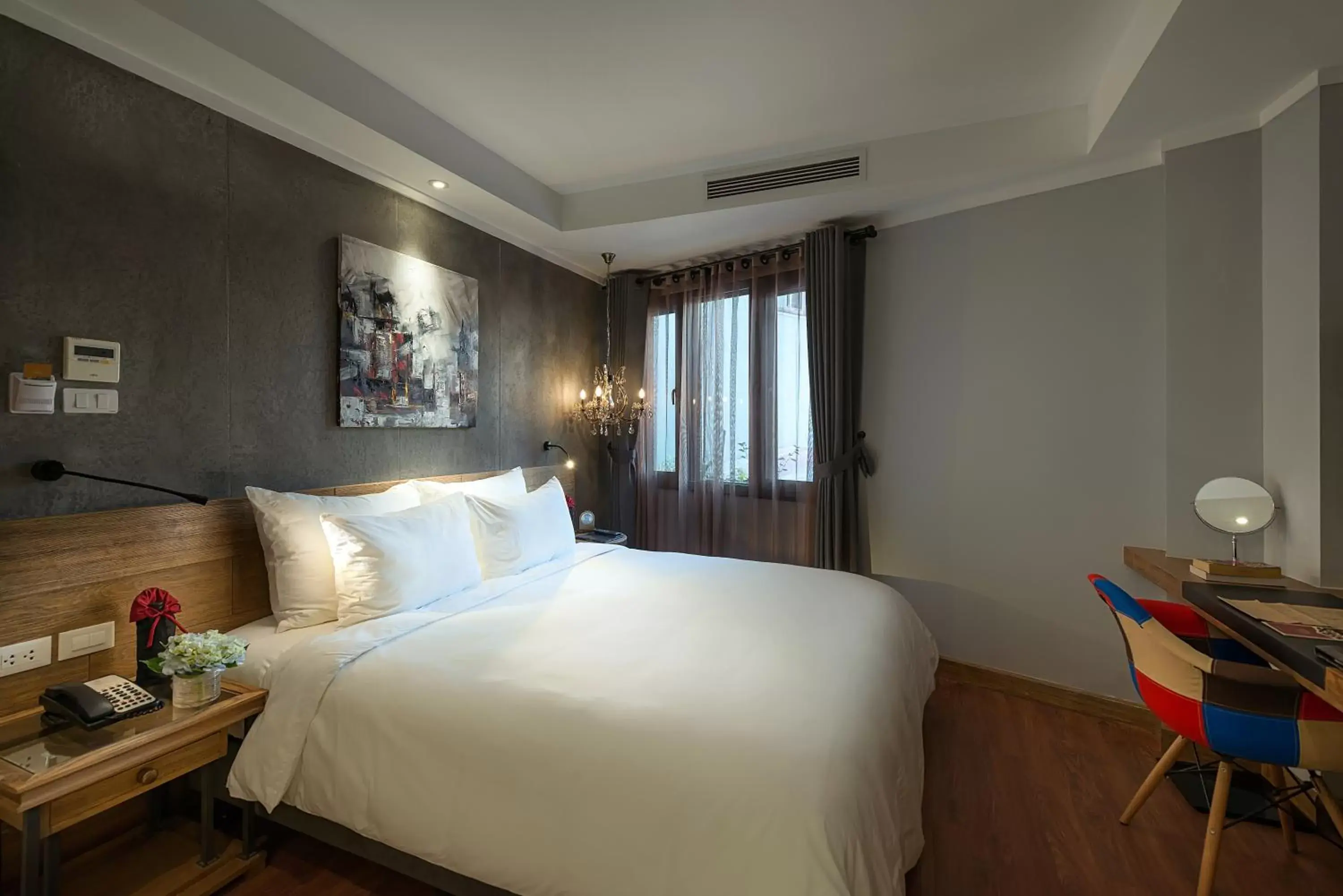 Photo of the whole room, Room Photo in Bespoke Trendy Hotel Hanoi - Formerly Hanoi La Siesta Trendy