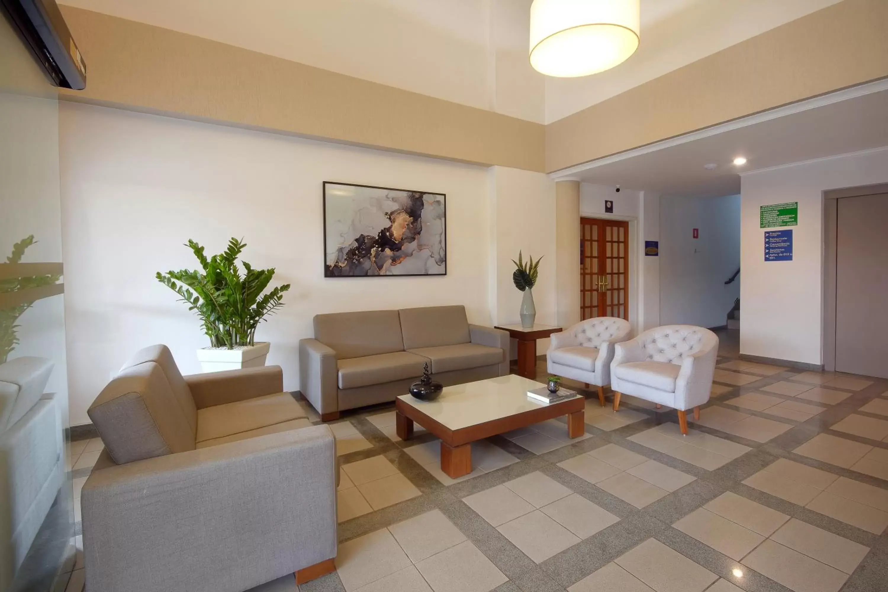 Lobby or reception in Fênix Hotel Limeira Lobby or reception in Fênix Hotel Limeira