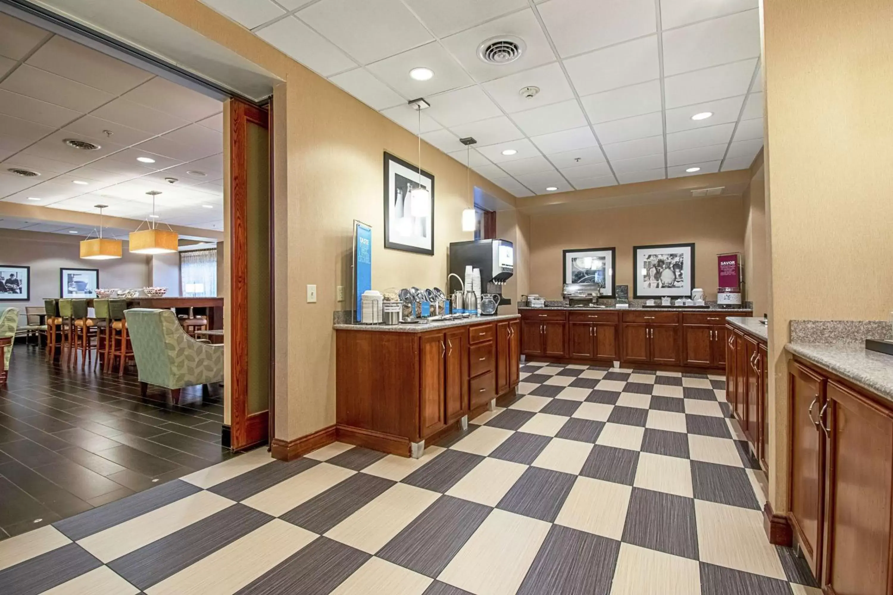 Dining area, Restaurant/Places to Eat in Hampton Inn Pine Grove