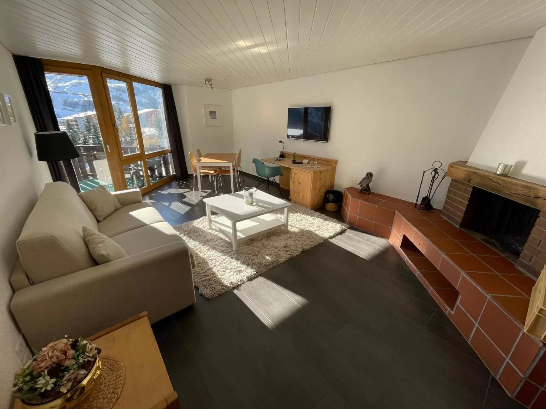 Staff, Bed in Catrina Hotel