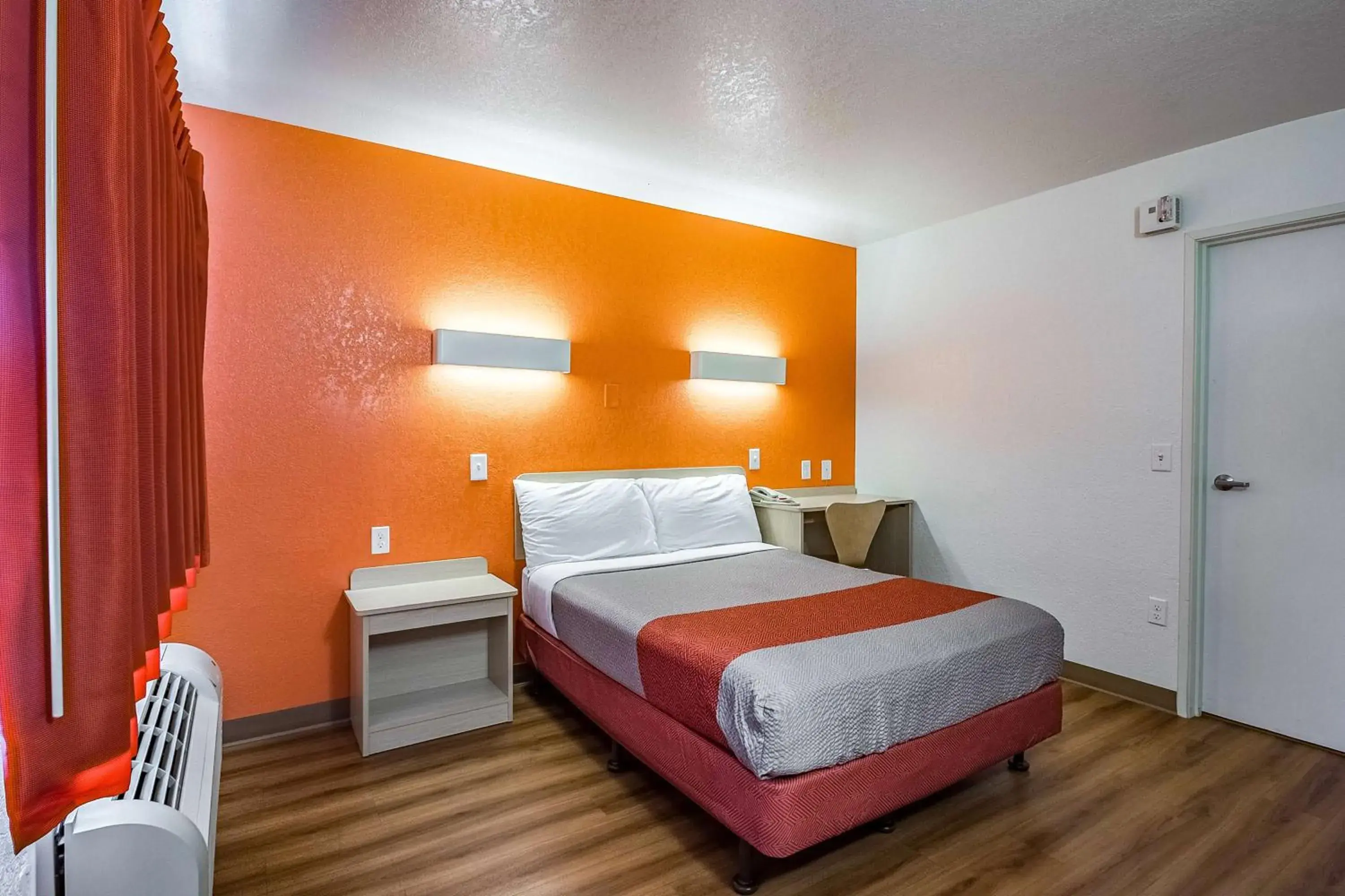 Bedroom, Bed in Motel 6-Salt Lake City, UT - West - Airport