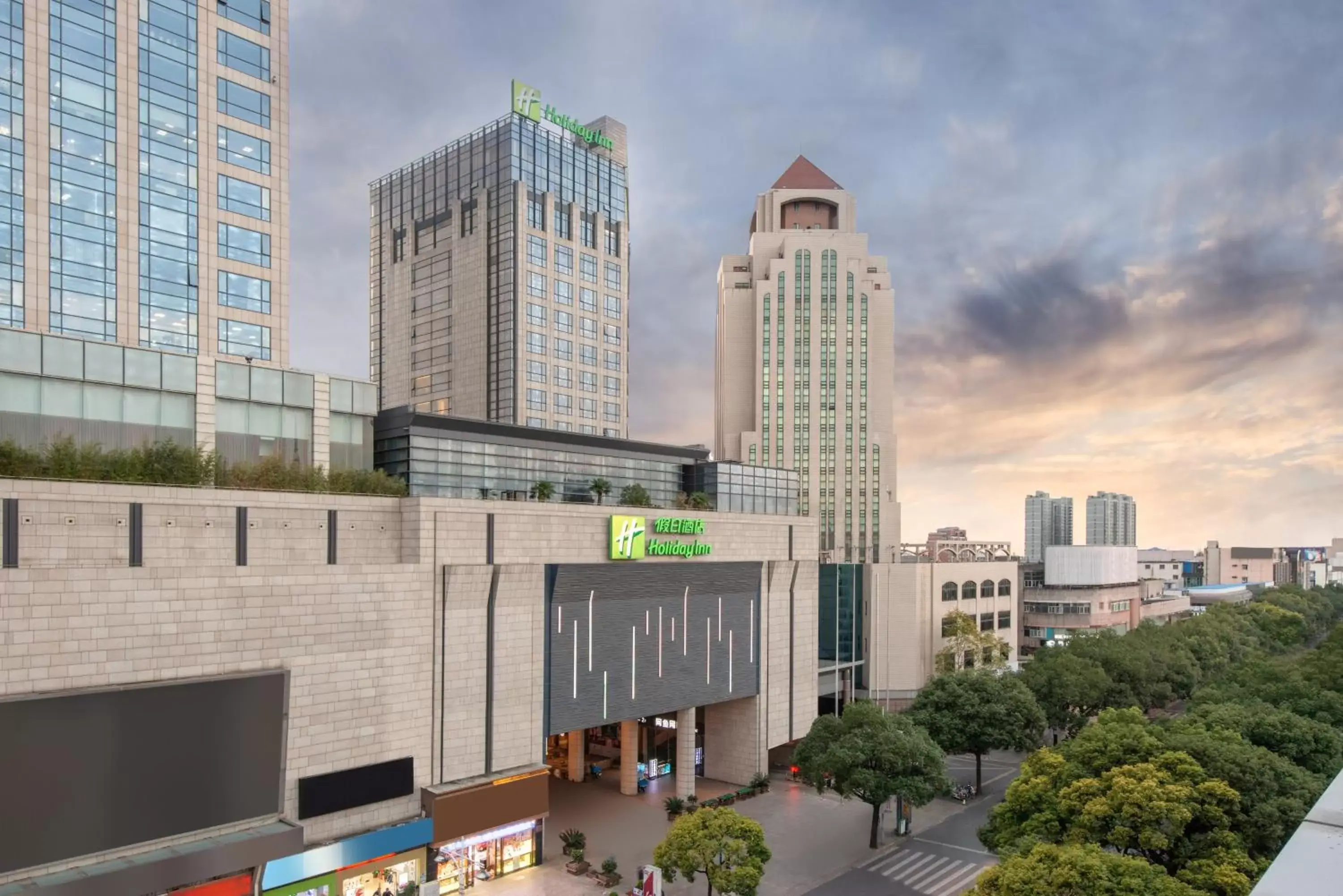 Property building in Holiday Inn Shanghai Songjiang, an IHG Hotel - Miaoqian Street