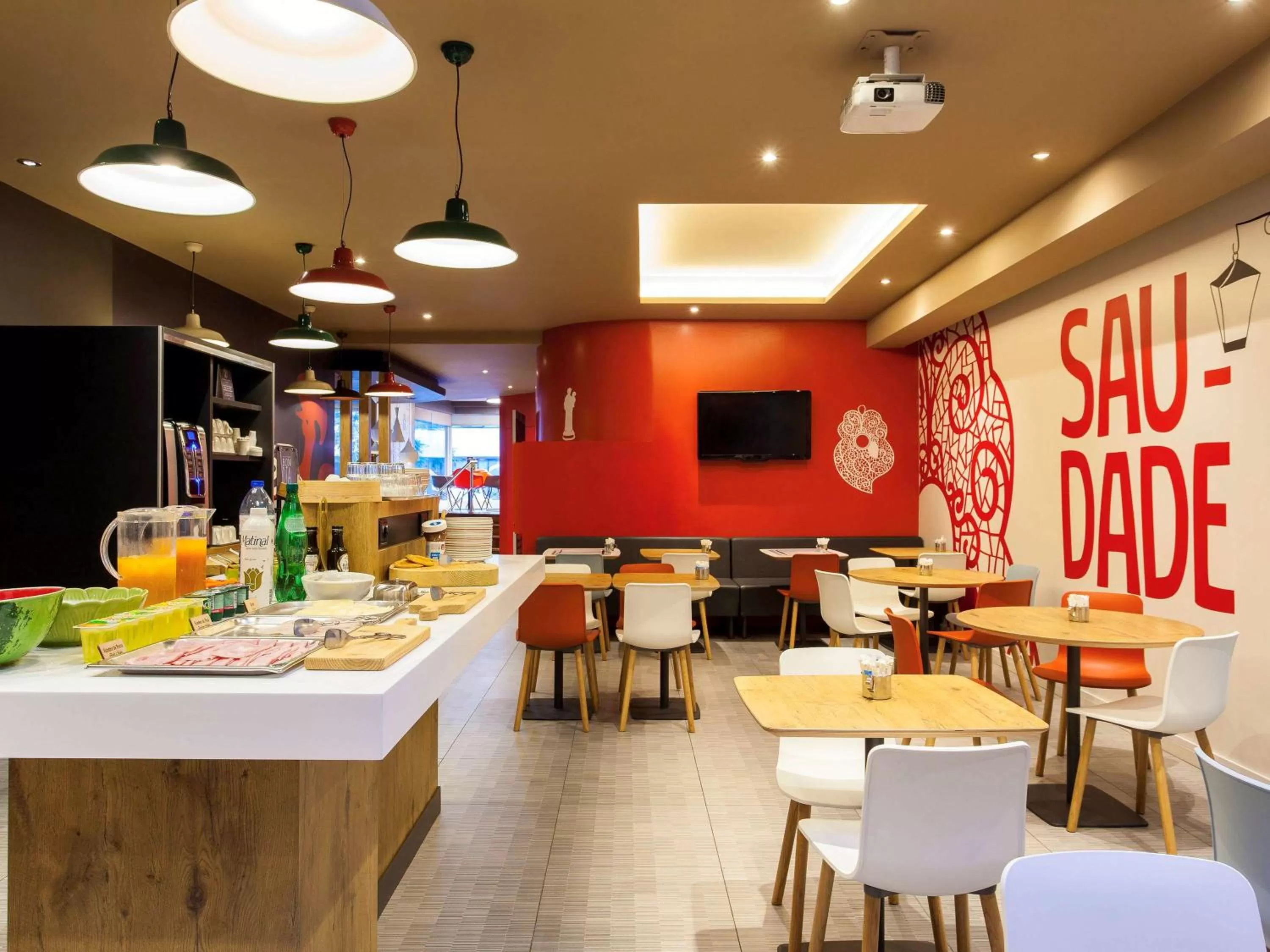 Restaurant/places to eat in Hotel ibis Lisboa Liberdade