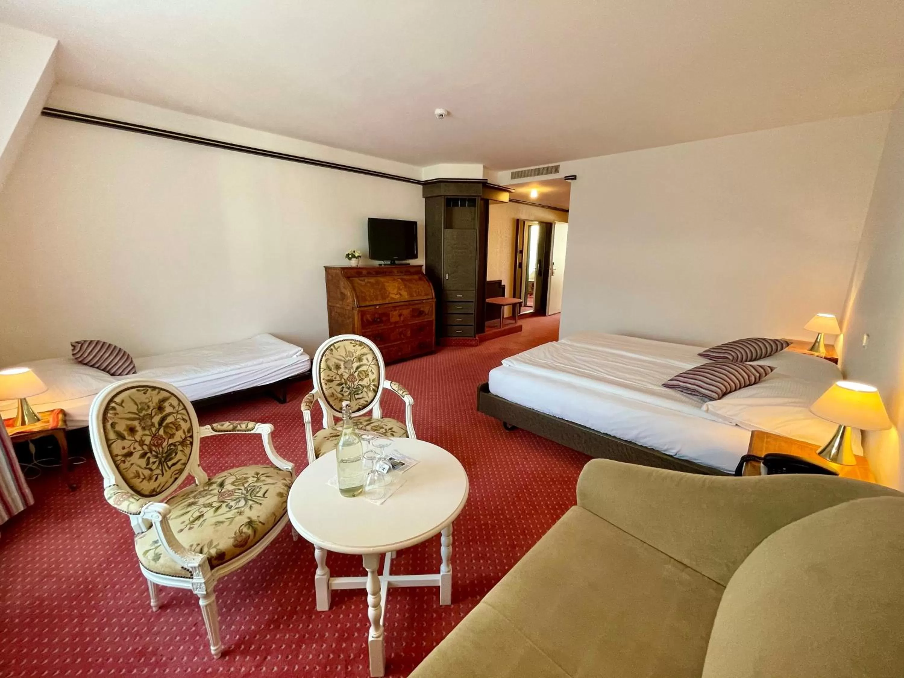 Staff, Bed in Hotel Monopol Luzern