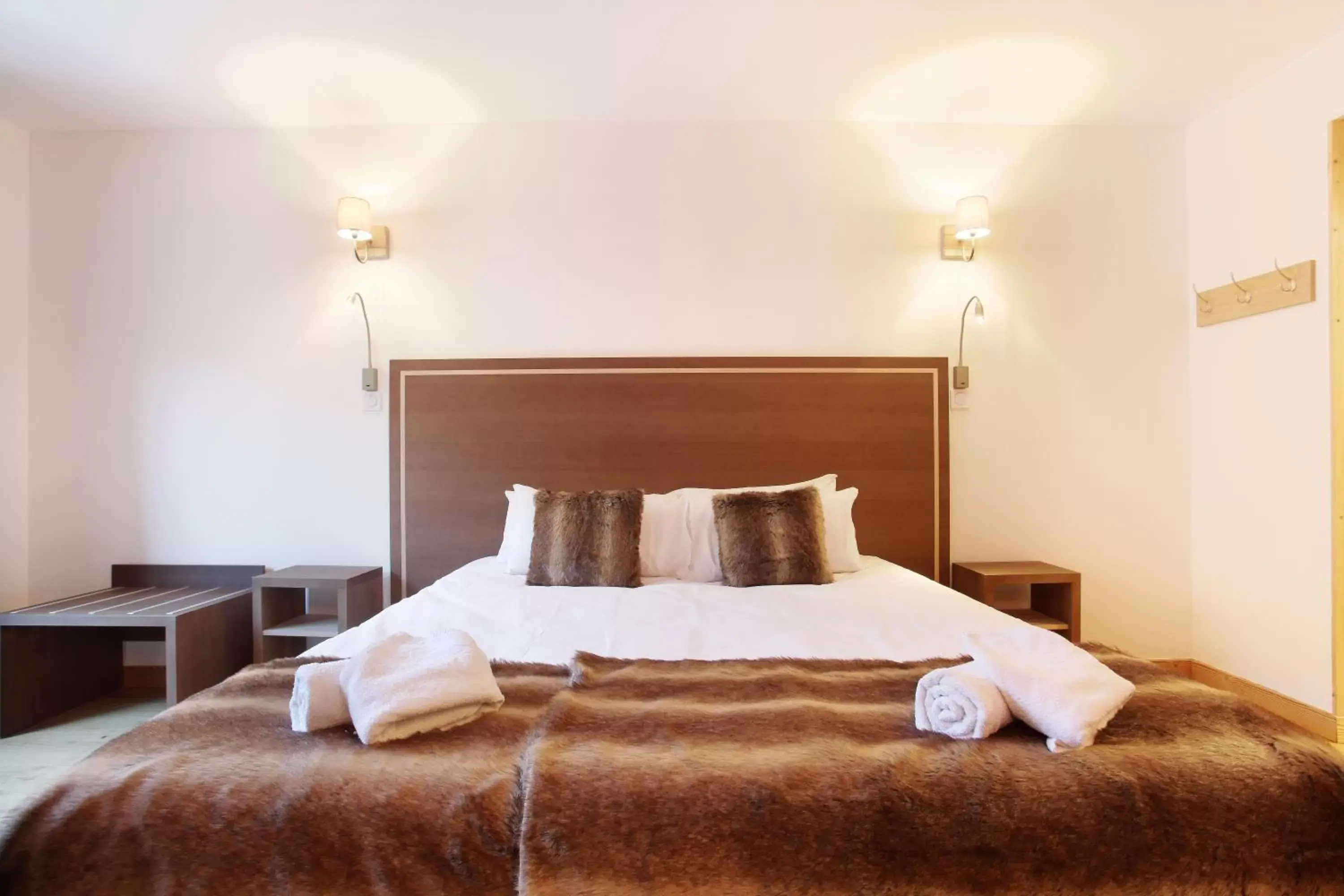 Bedroom, Bed in Hôtel Prestige Odalys Le Chamois