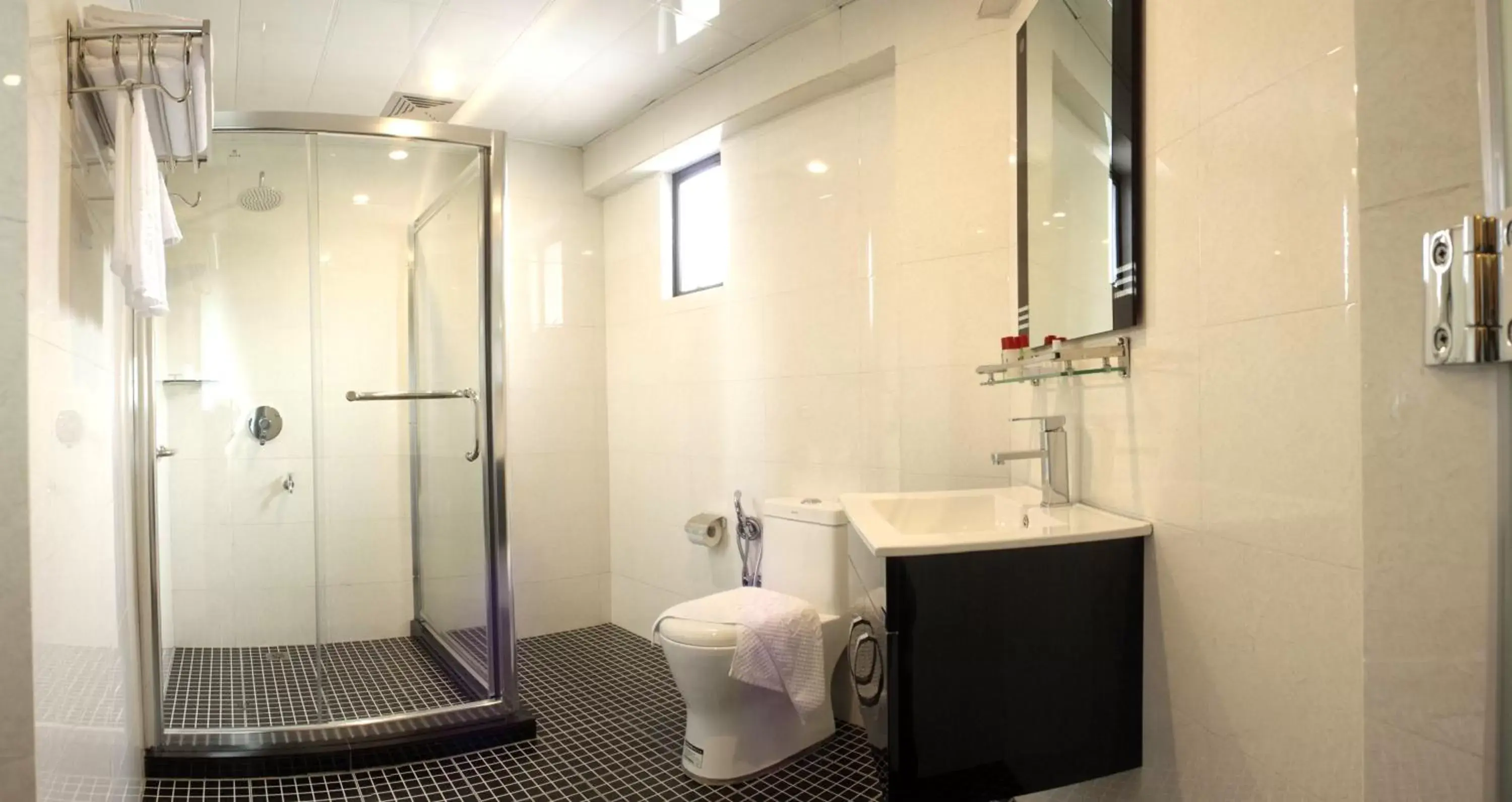 Bathroom in Mandarin Hotel Kota Kinabalu