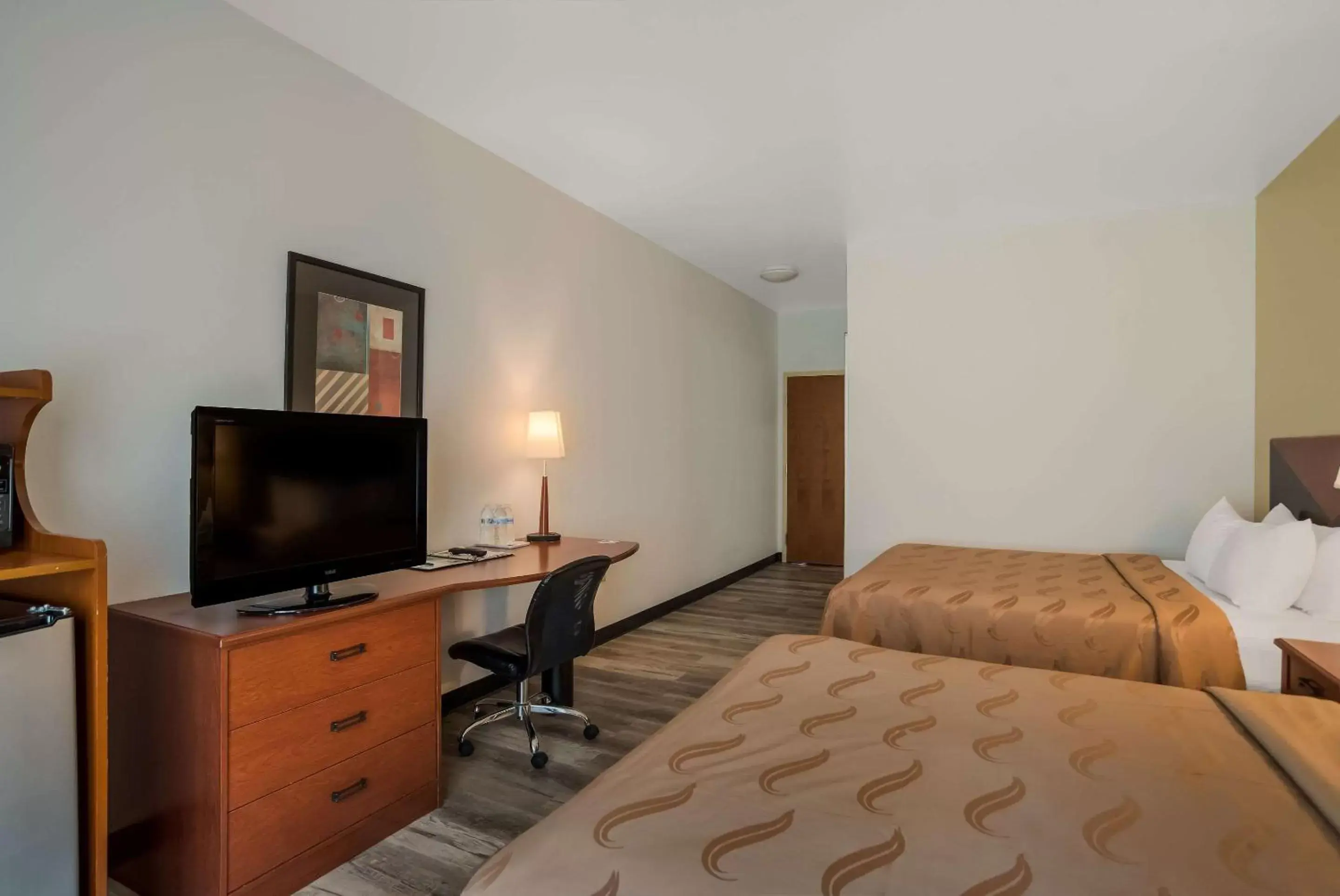 Bedroom, Bed in Quality Inn & Suites Chambersburg