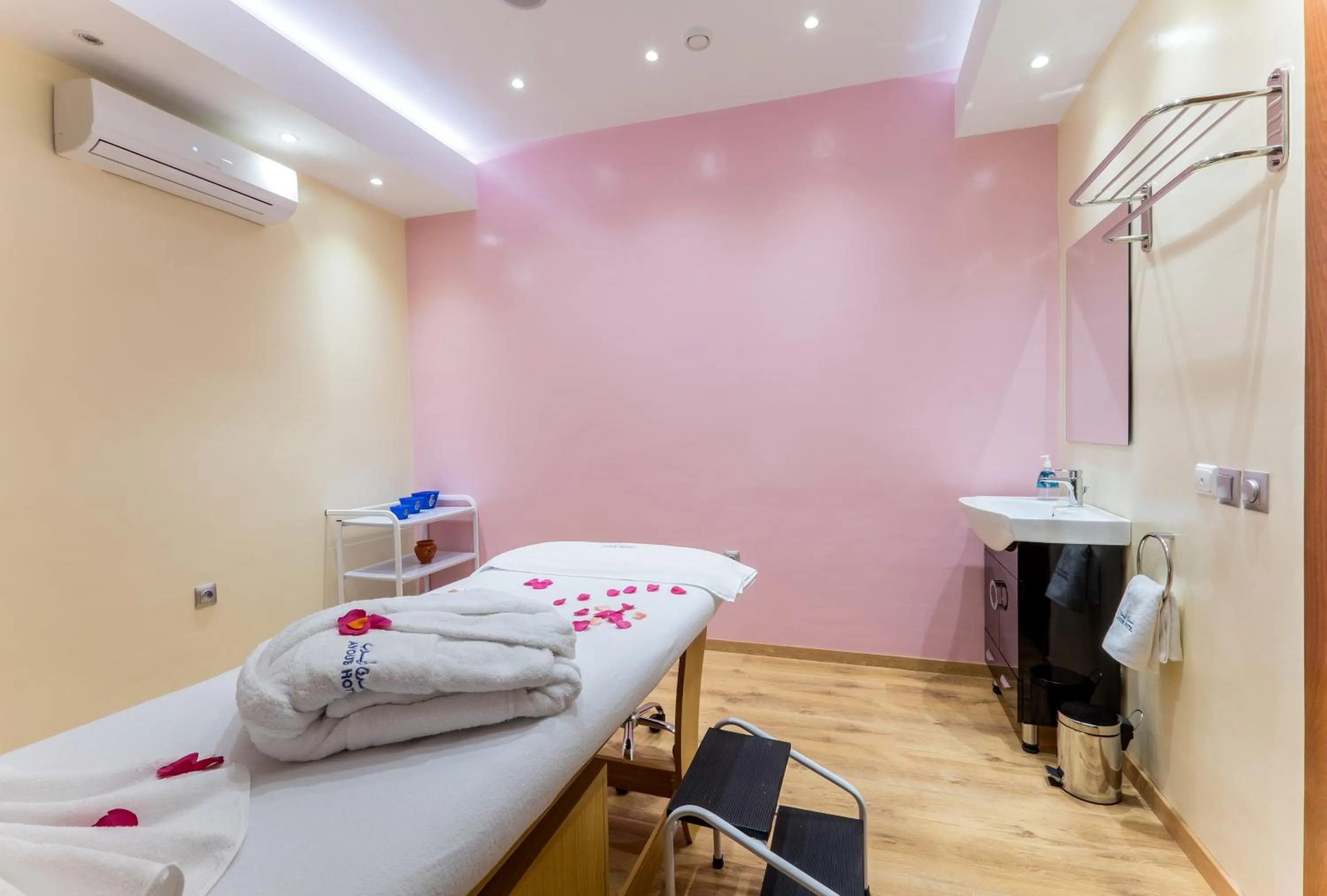 Fitness centre/facilities, Bed in Hotel Ayoub & Spa