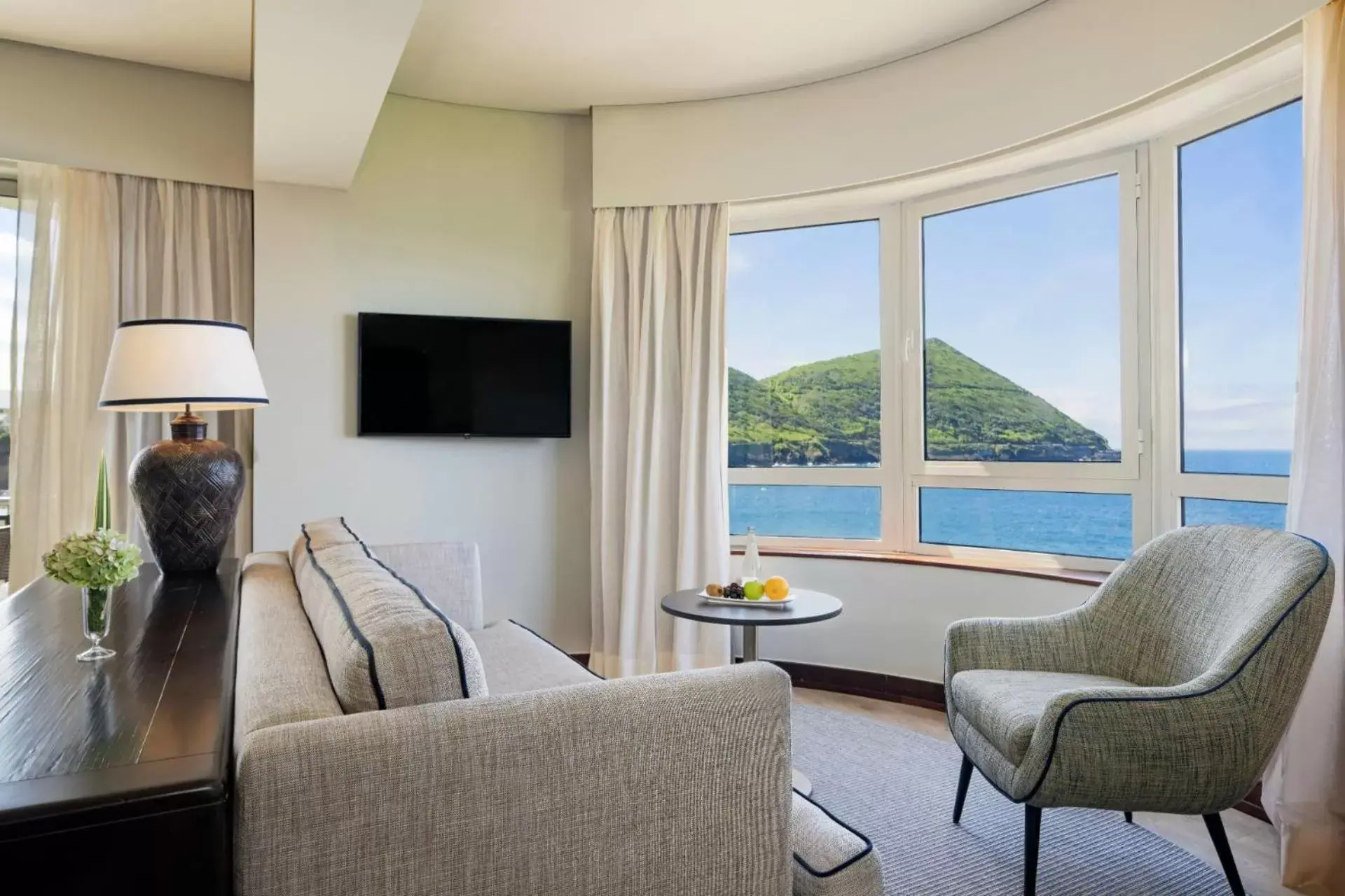 Living room, Seating Area in Terceira Mar Hotel