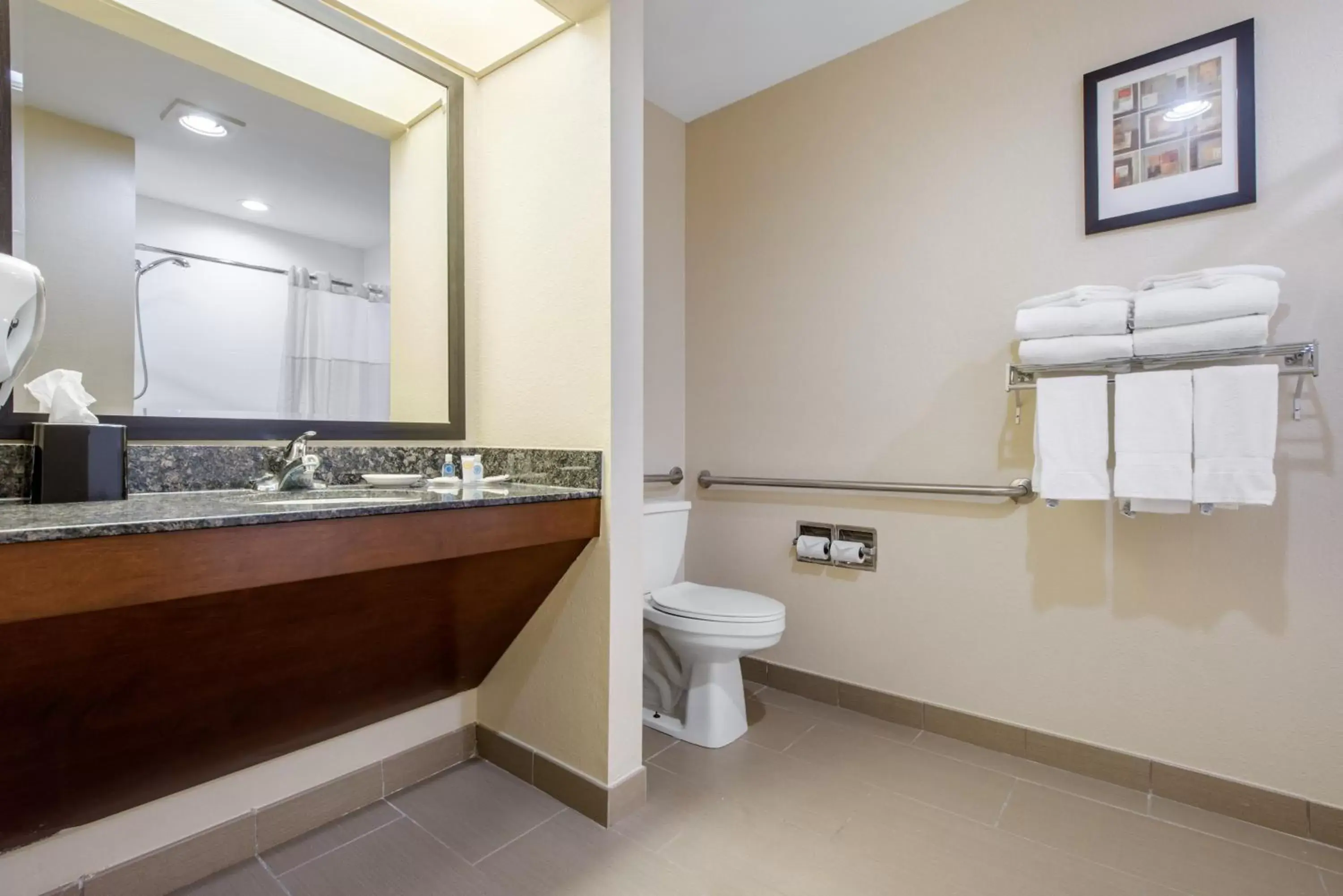 Shower, Bathroom in Comfort Suites Lafayette University Area