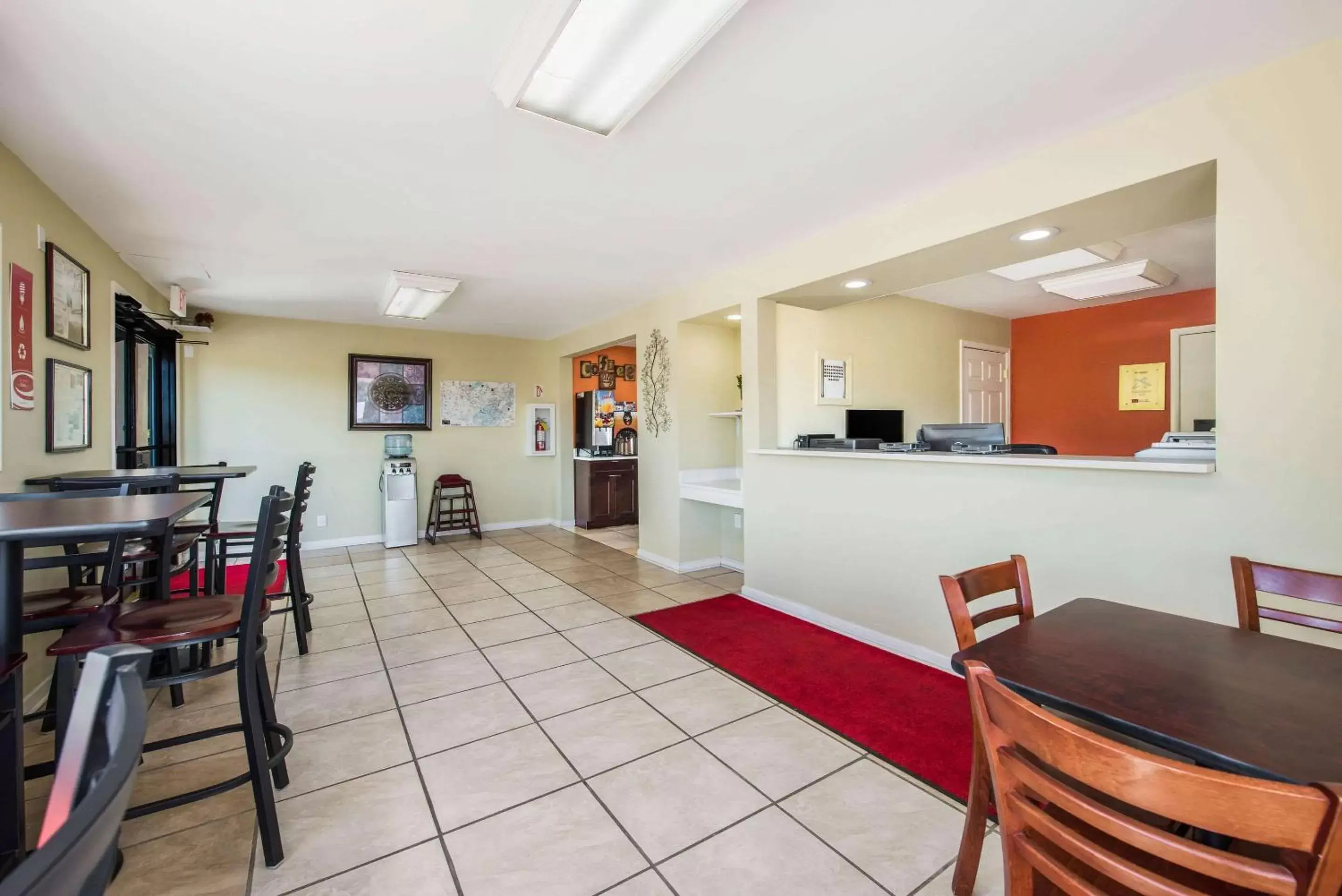 Lobby or reception in Econo Lodge - Waynesville