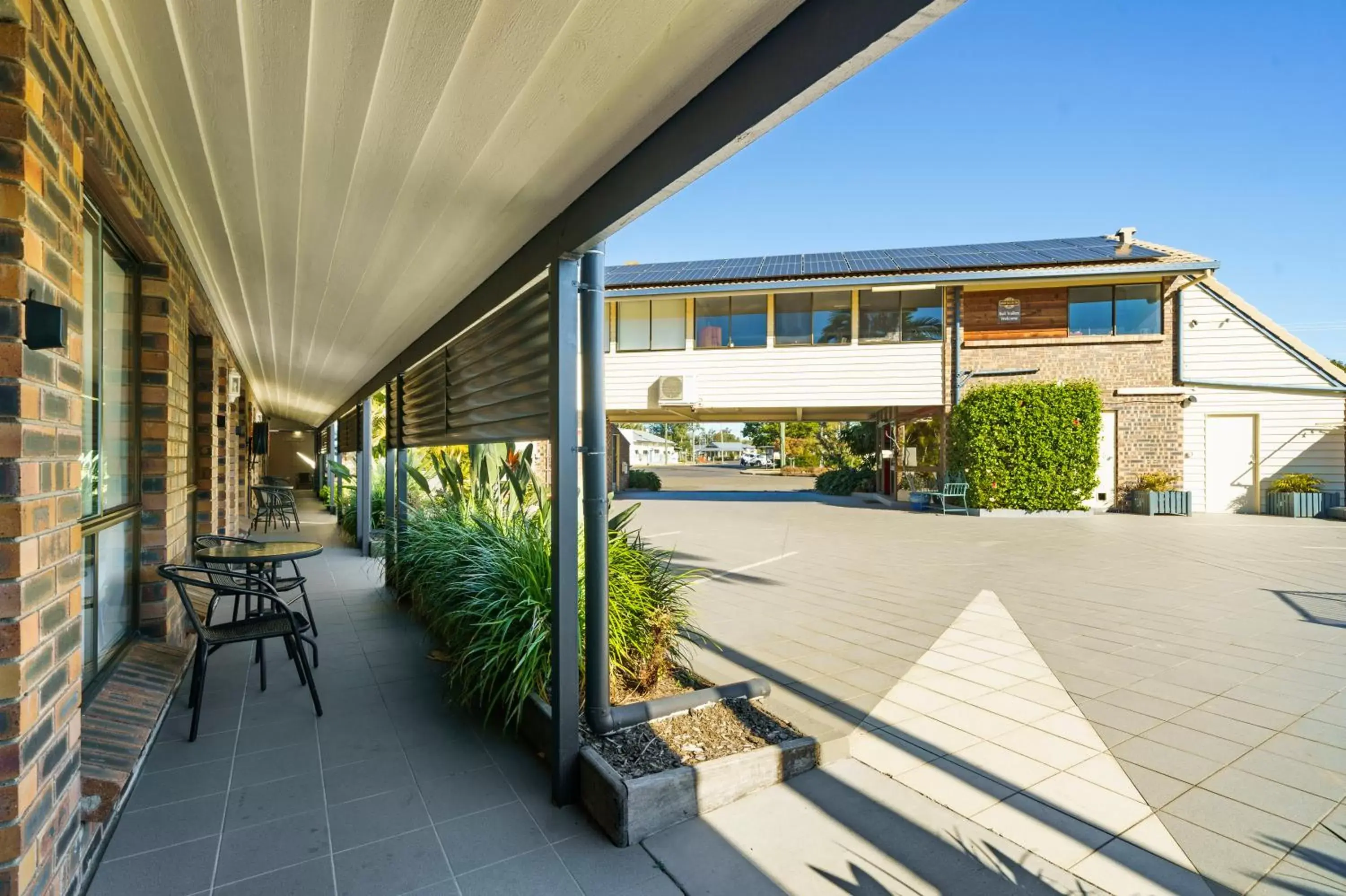 Patio in Esk Wivenhoe Motor Inn