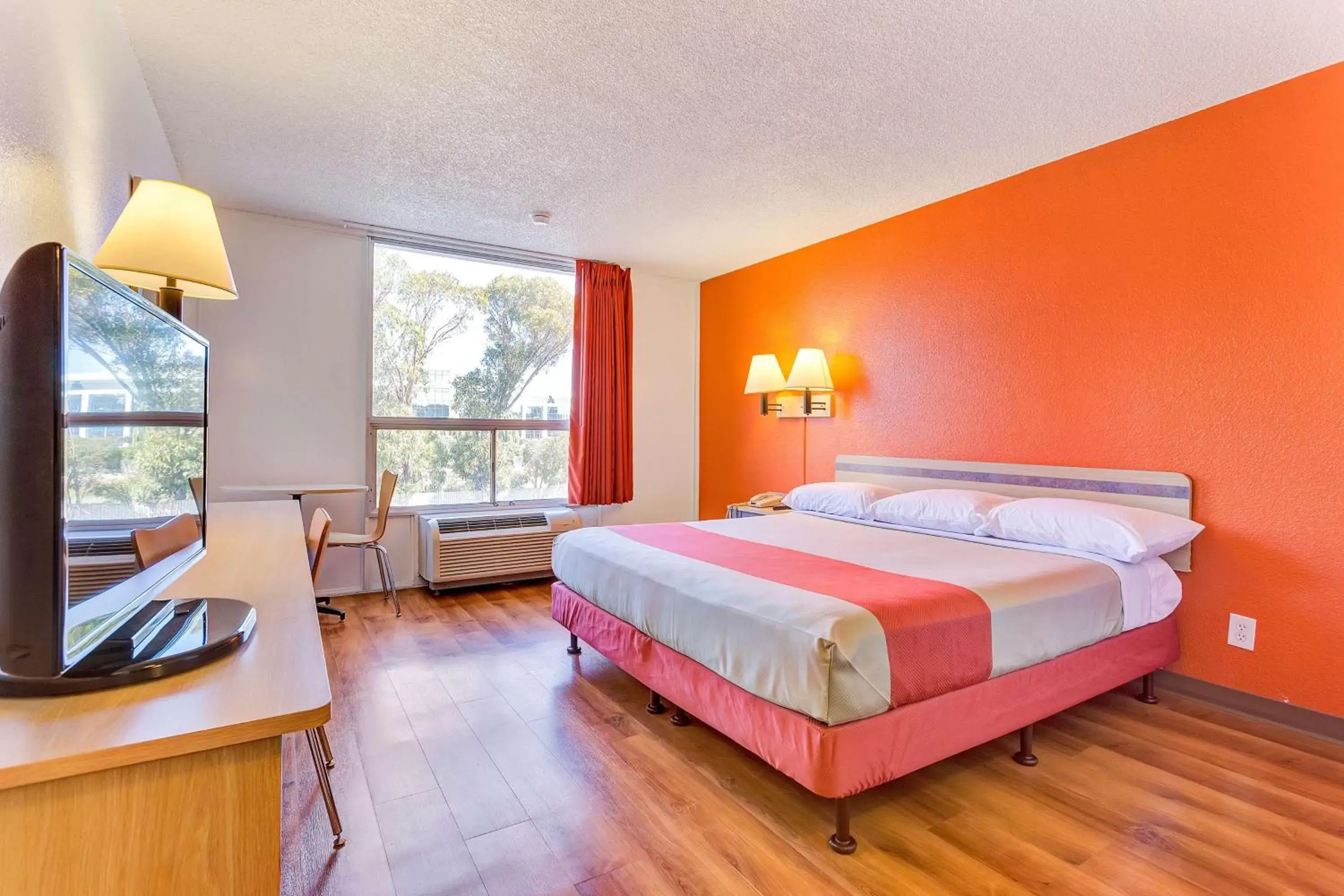 TV and multimedia in Motel 6-Belmont, CA - San Francisco - Redwood City