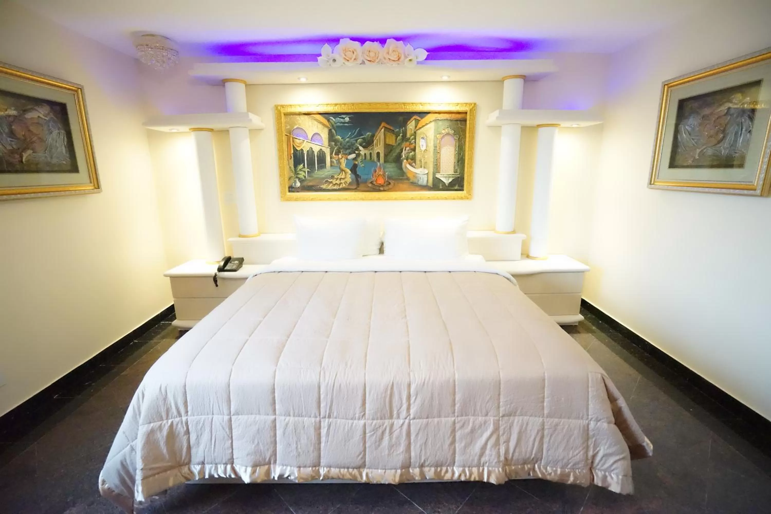 Photo of the whole room, Bed in Paris Suites Hotel