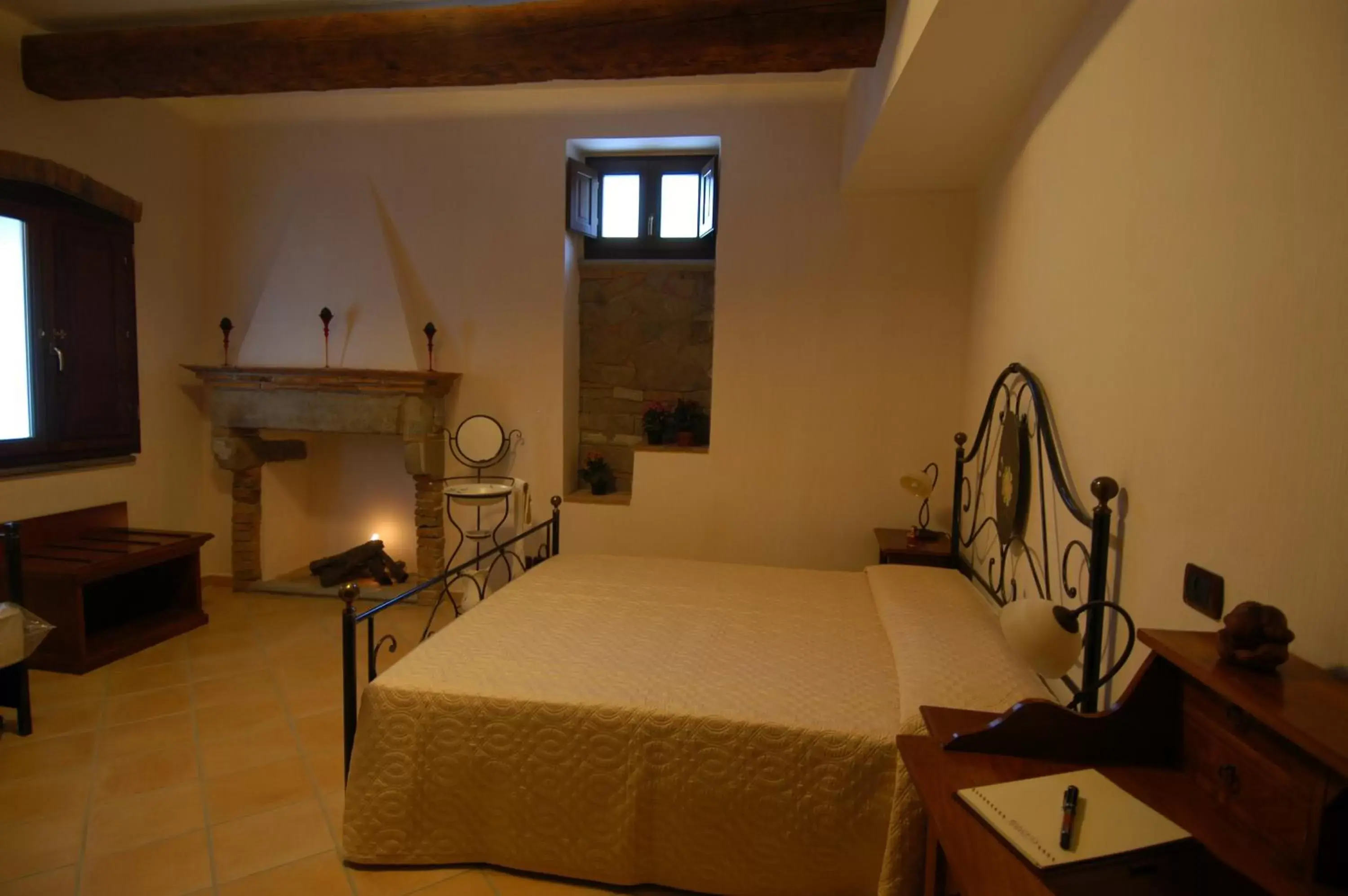 Photo of the whole room, Bed in Palazzo dei Poeti