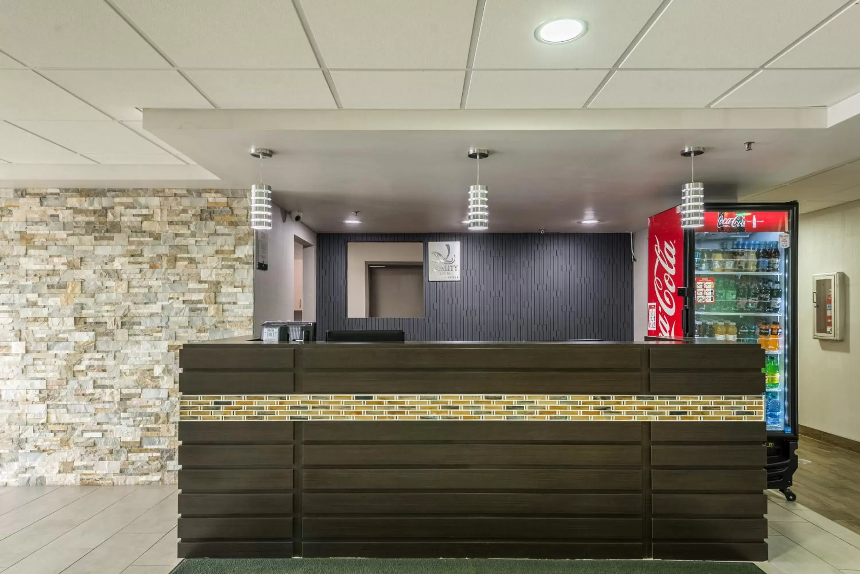 Lobby/Reception in Quality Inn Grove City - Columbus South