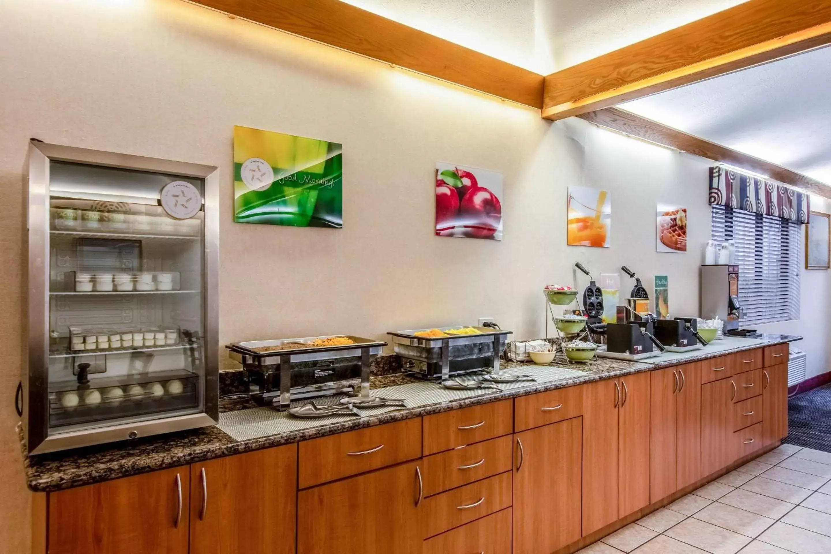 Restaurant/places to eat in Quality Inn & Suites