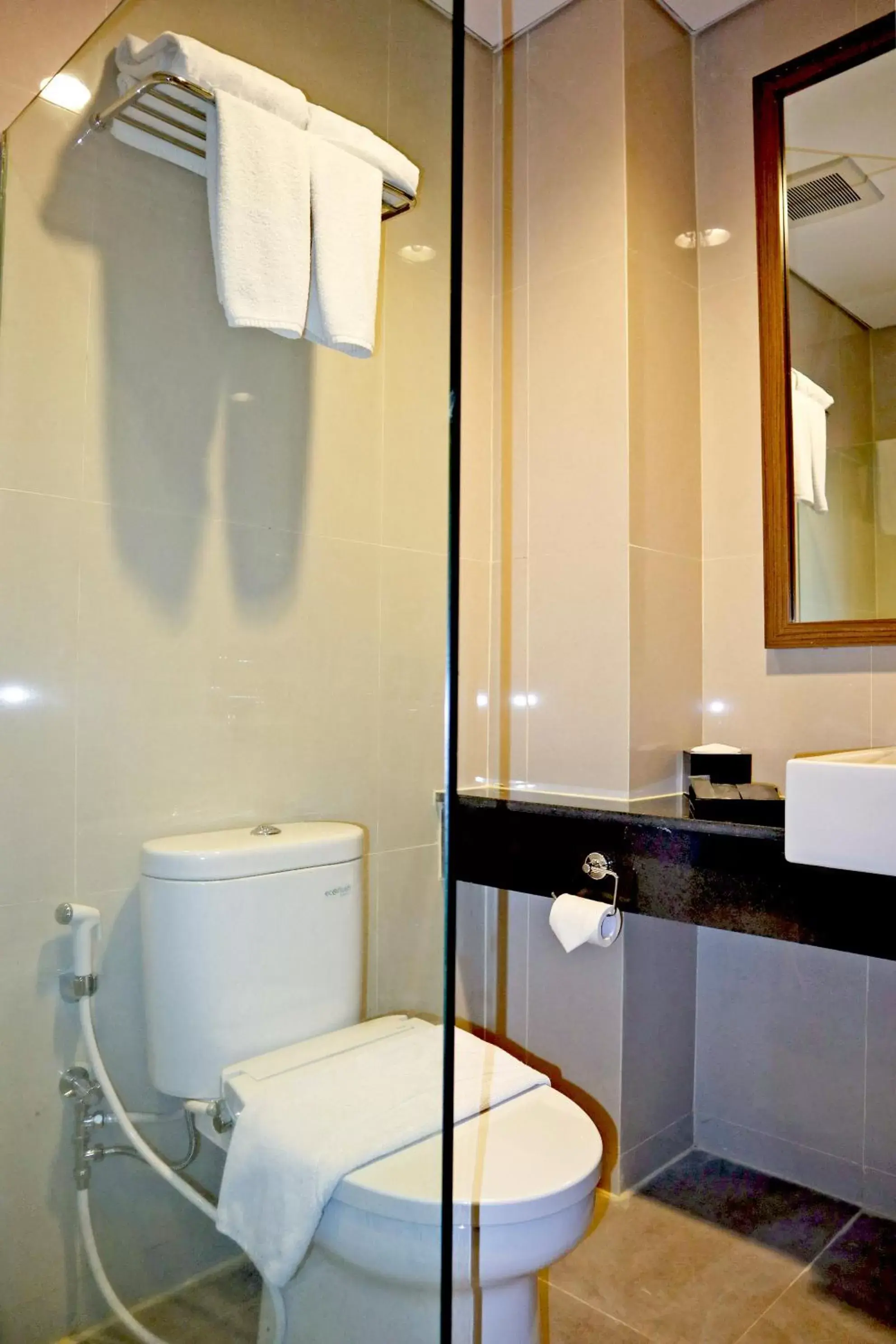 Toilet, Bathroom in Anara Sky Kualanamu Hotel