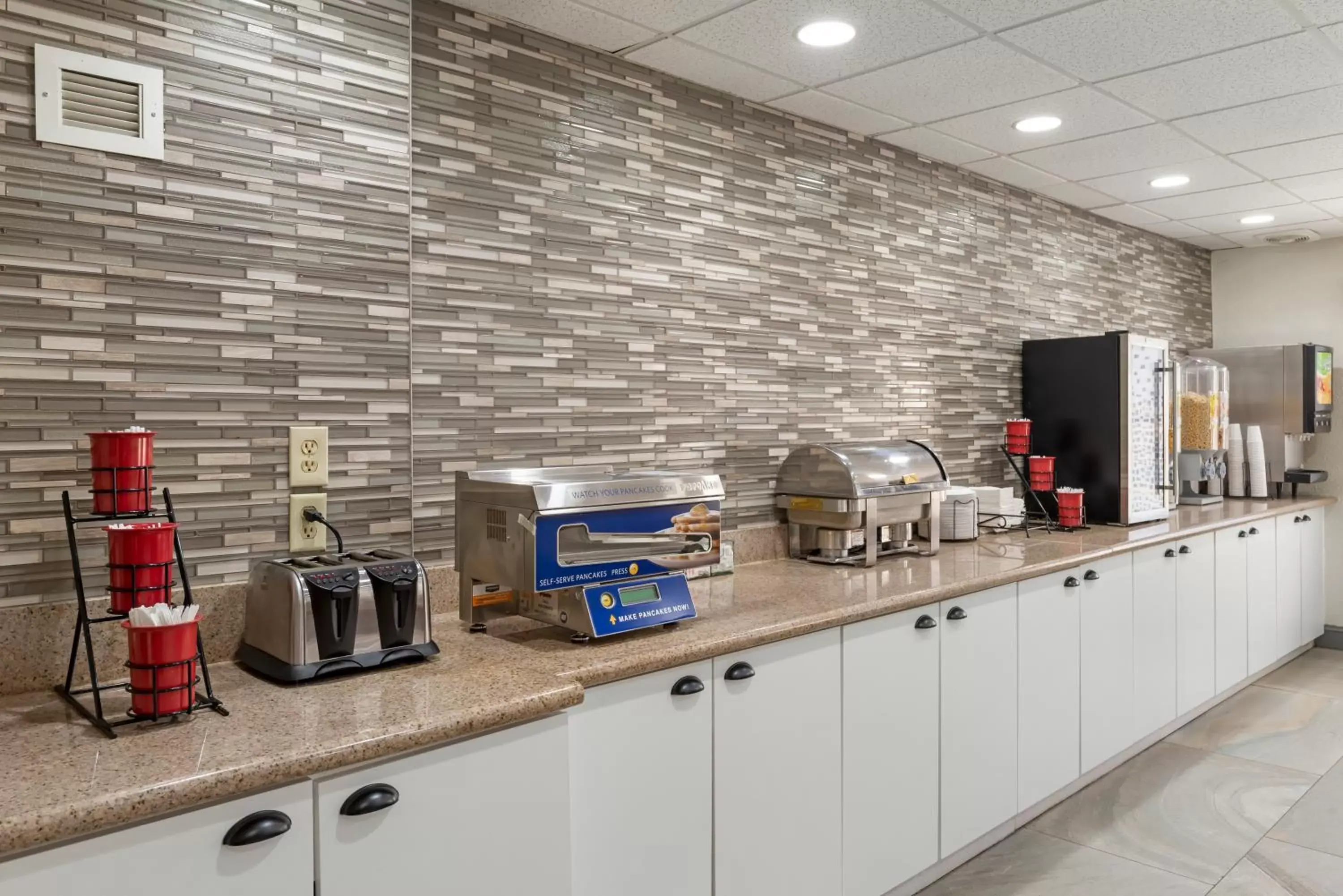 Food and drinks, Kitchen/Kitchenette in Best Western PLUS Executive Hotel Richmond