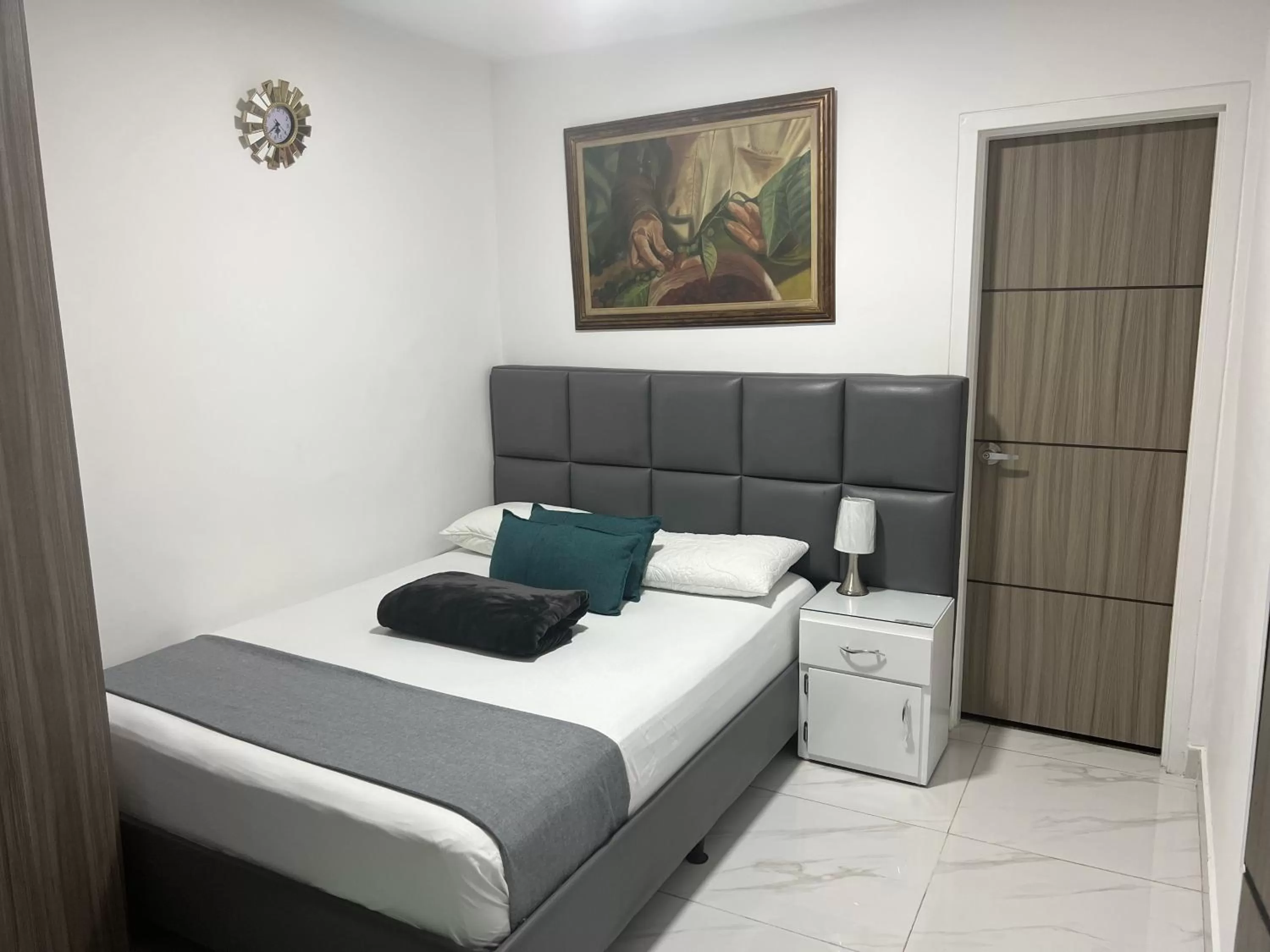 Photo of the whole room, Bed in La Forêt de Café Hotel