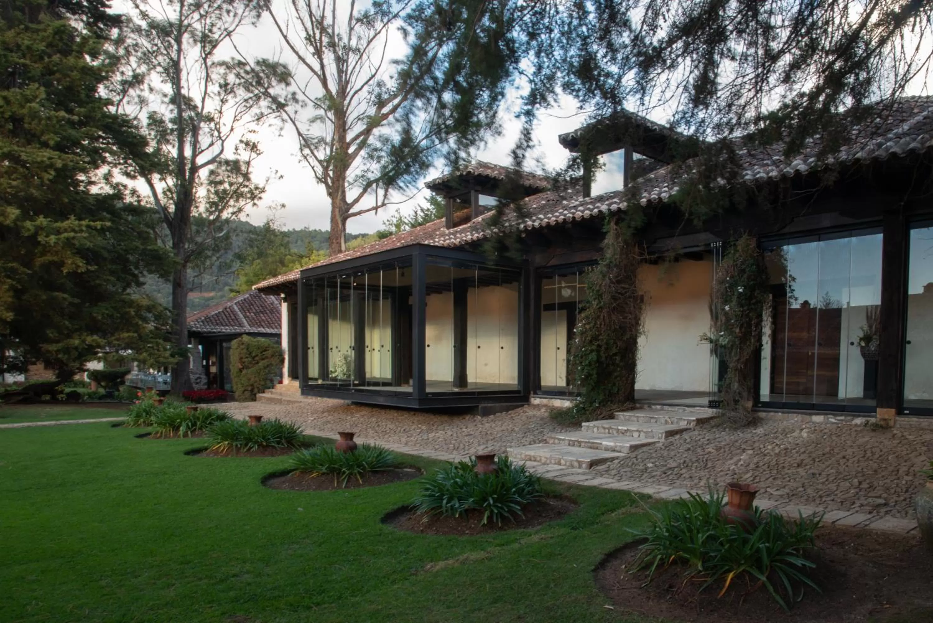 Property Building in Uvence Arte + Hotel