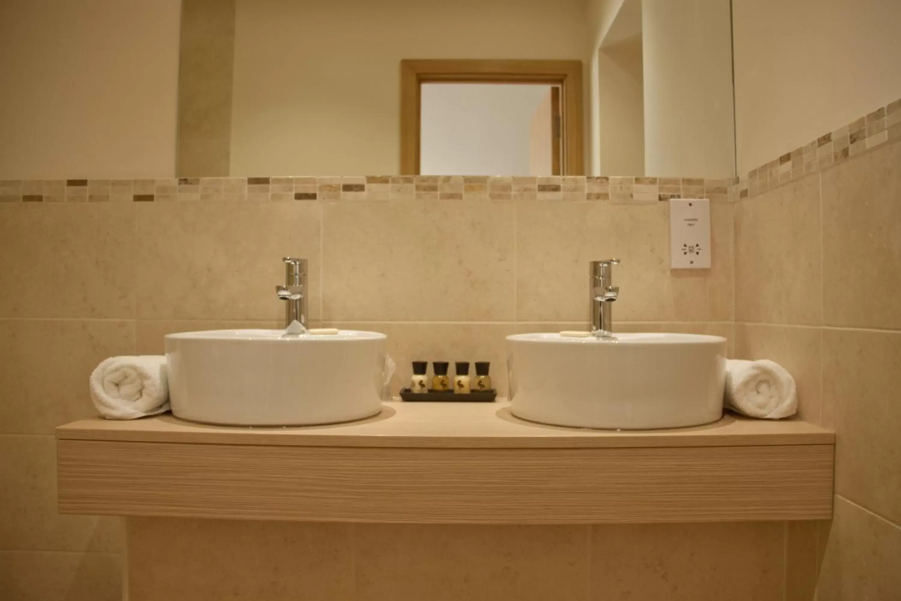 Bathroom in Weald of Kent Golf Course and Hotel