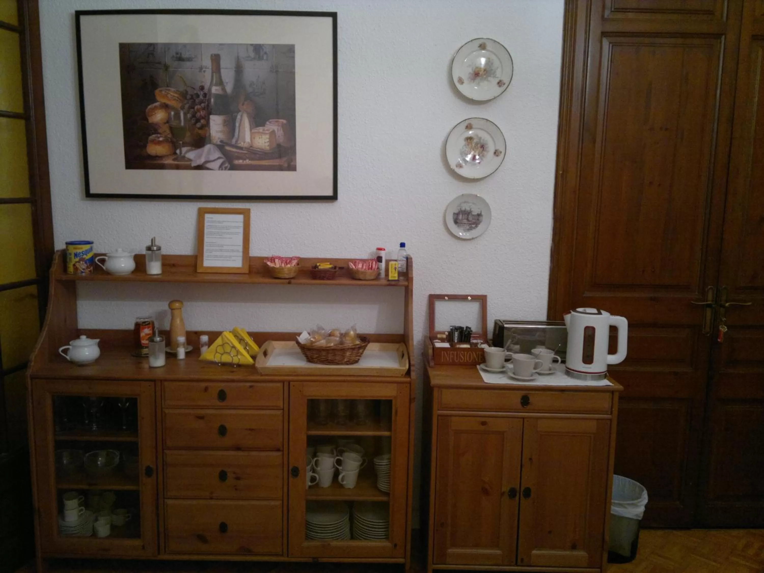 Food and drinks, Kitchen/Kitchenette in Ally's Bed&Breakfast,