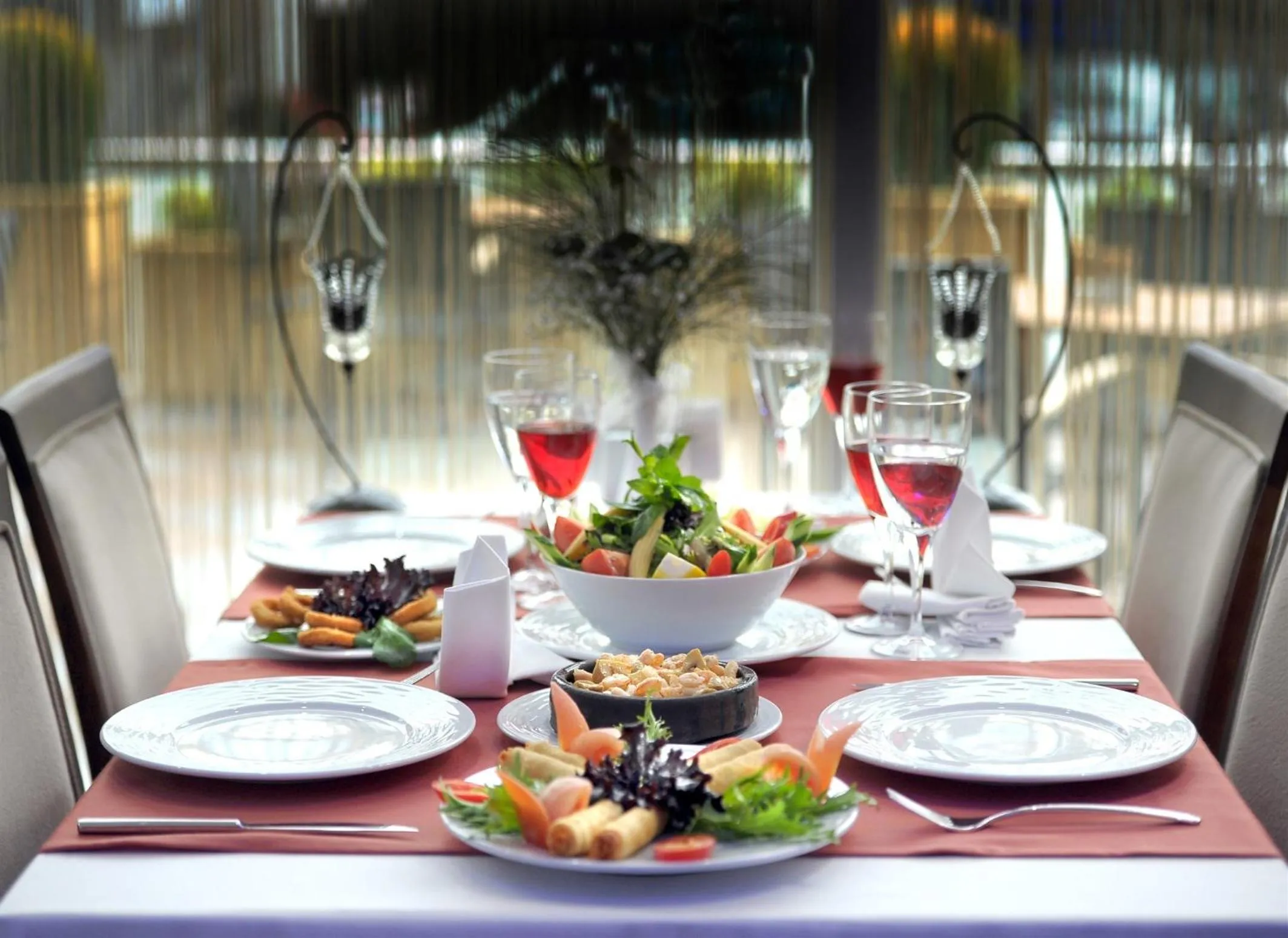 Restaurant/places to eat in Rhiss Hotel Bostanci