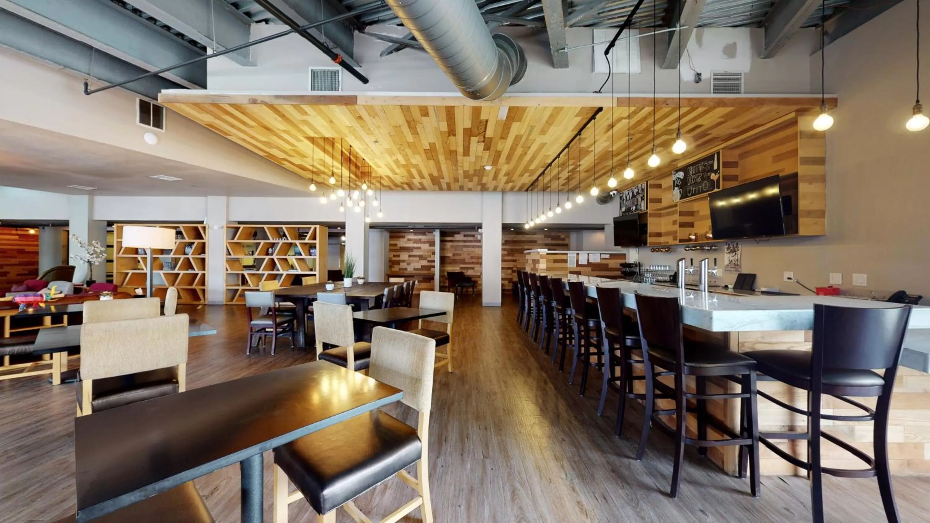 Lobby or reception in voco College Station Aggieland by IHG